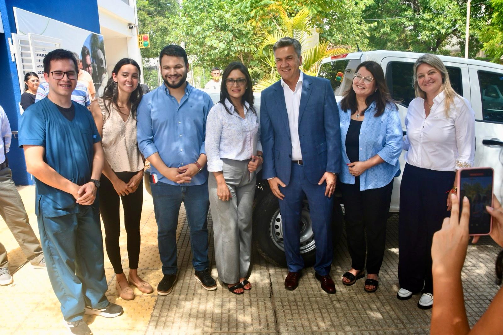 *EL GOBERNADOR ZDERO ENTREGÓ A IPRODICH UN VEHÍCULO 4X4 PARA OPERATIVOS Y TRASLADOS DE PERSONAS CON DISCAPACIDAD*