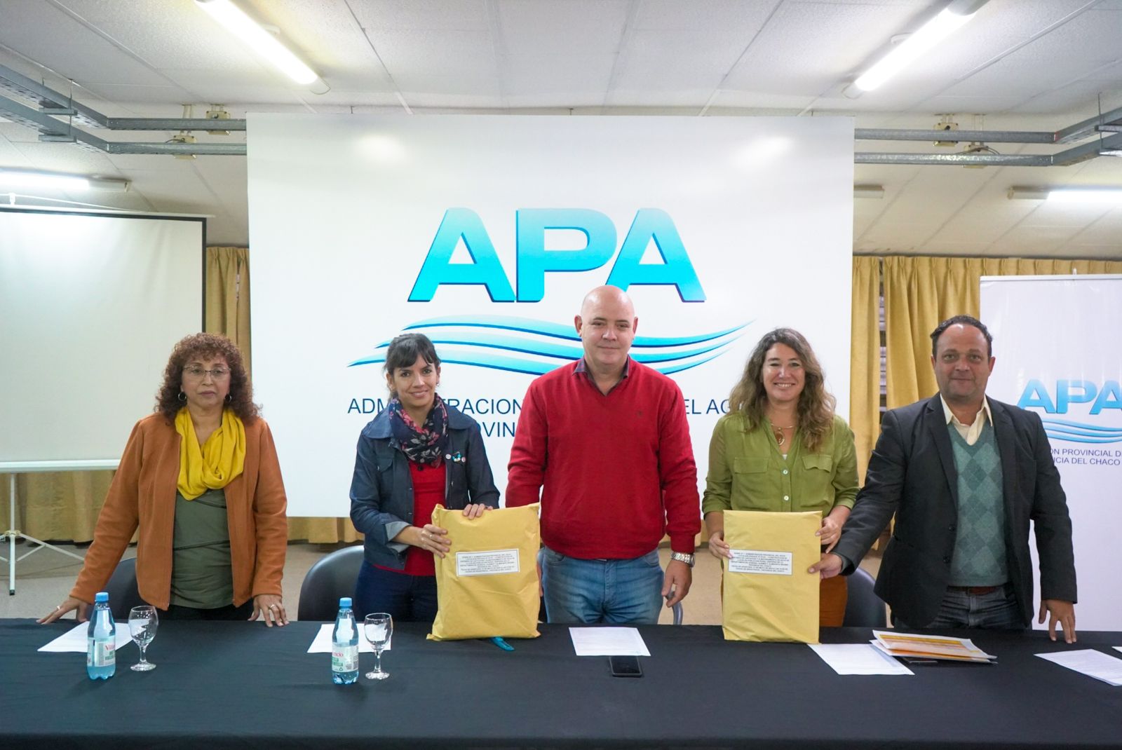 *ARRAIGO RURAL: LA PROVINCIA LICITÓ NUEVOS SISTEMAS DE CAPTACIÓN Y ALMACENAMIENTO DE AGUA PARA ZONAS RURALES DE EL IMPENETRABLE*
