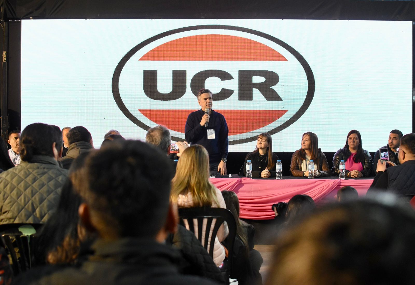 -Convención Provincial-  *ZDERO MARCA EL CAMINO: MIENTRAS EL PERONISMO SE DIVIDE, LA UCR SE CONSOLIDA Y UNIFICA EN EL CHACO*