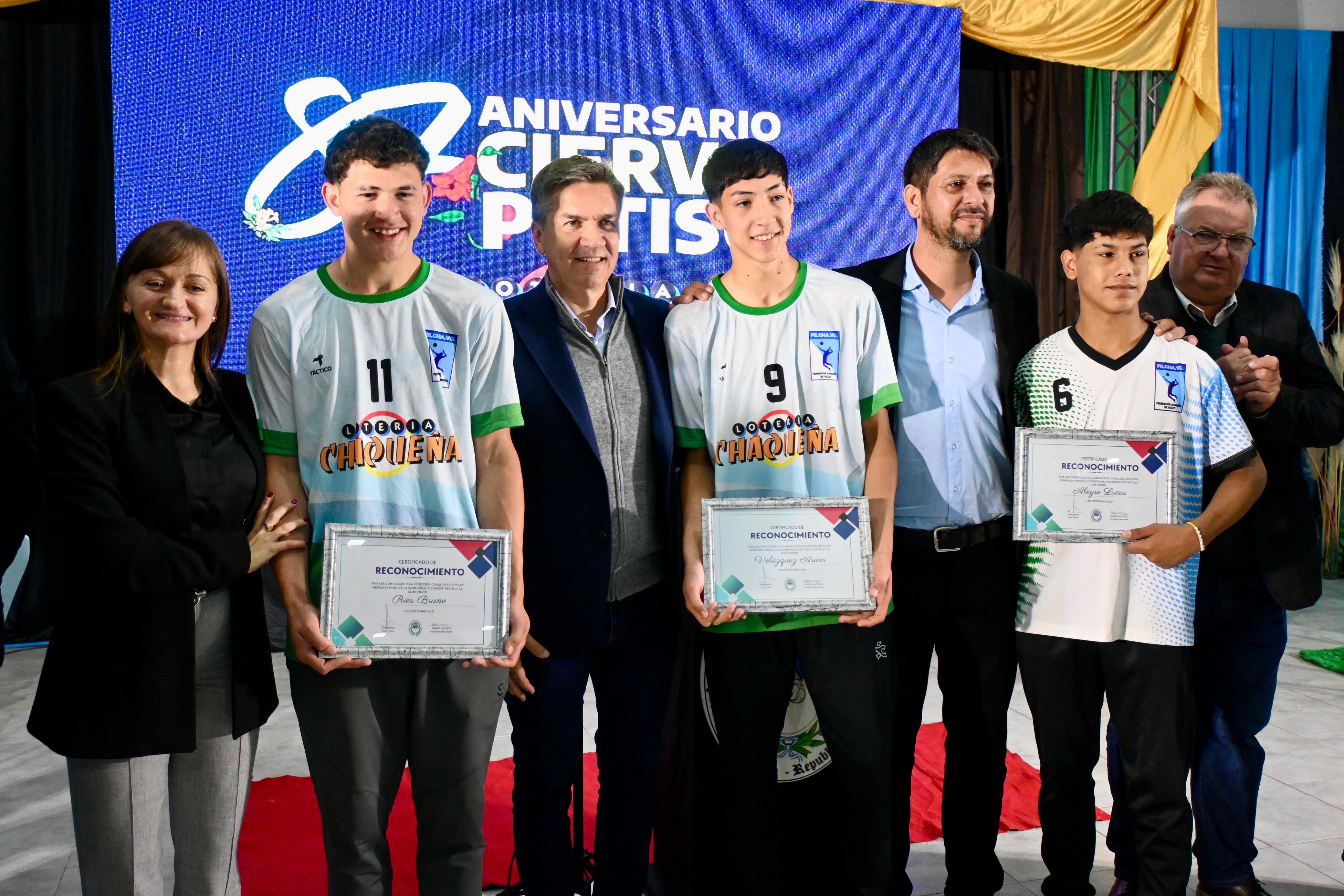 *EL GOBERNADOR ZDERO ACOMPAÑÓ EL 87º ANIVERSARIO DE CIERVO PETISO