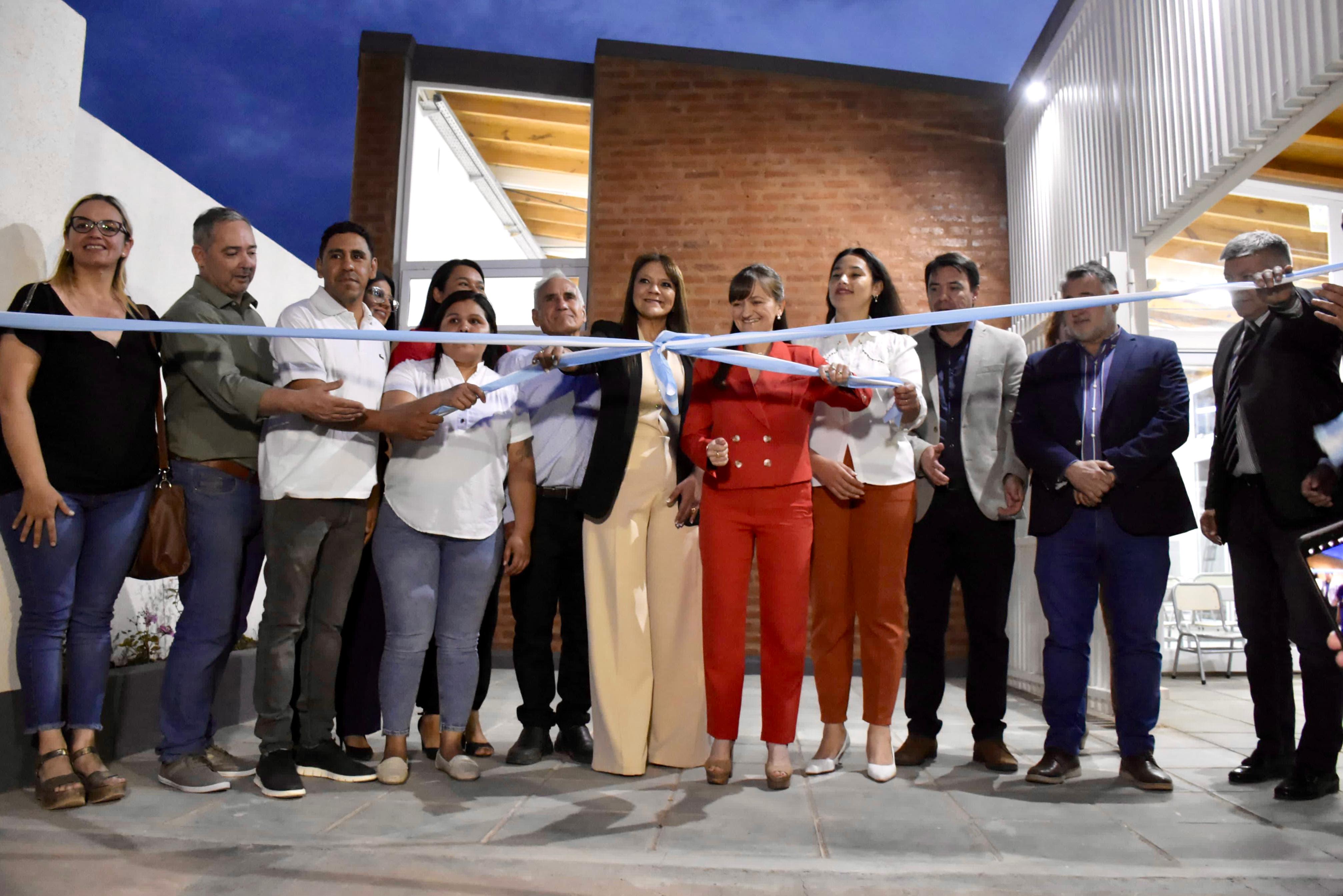 *90 AÑOS DE LOS FRENTONES: LA VICEGOBERNADORA SCHNEIDER PRESIDIÓ EL ACTO ANIVERSARIO CON IMPORTANTES OBRAS PARA LA COMUNIDAD*