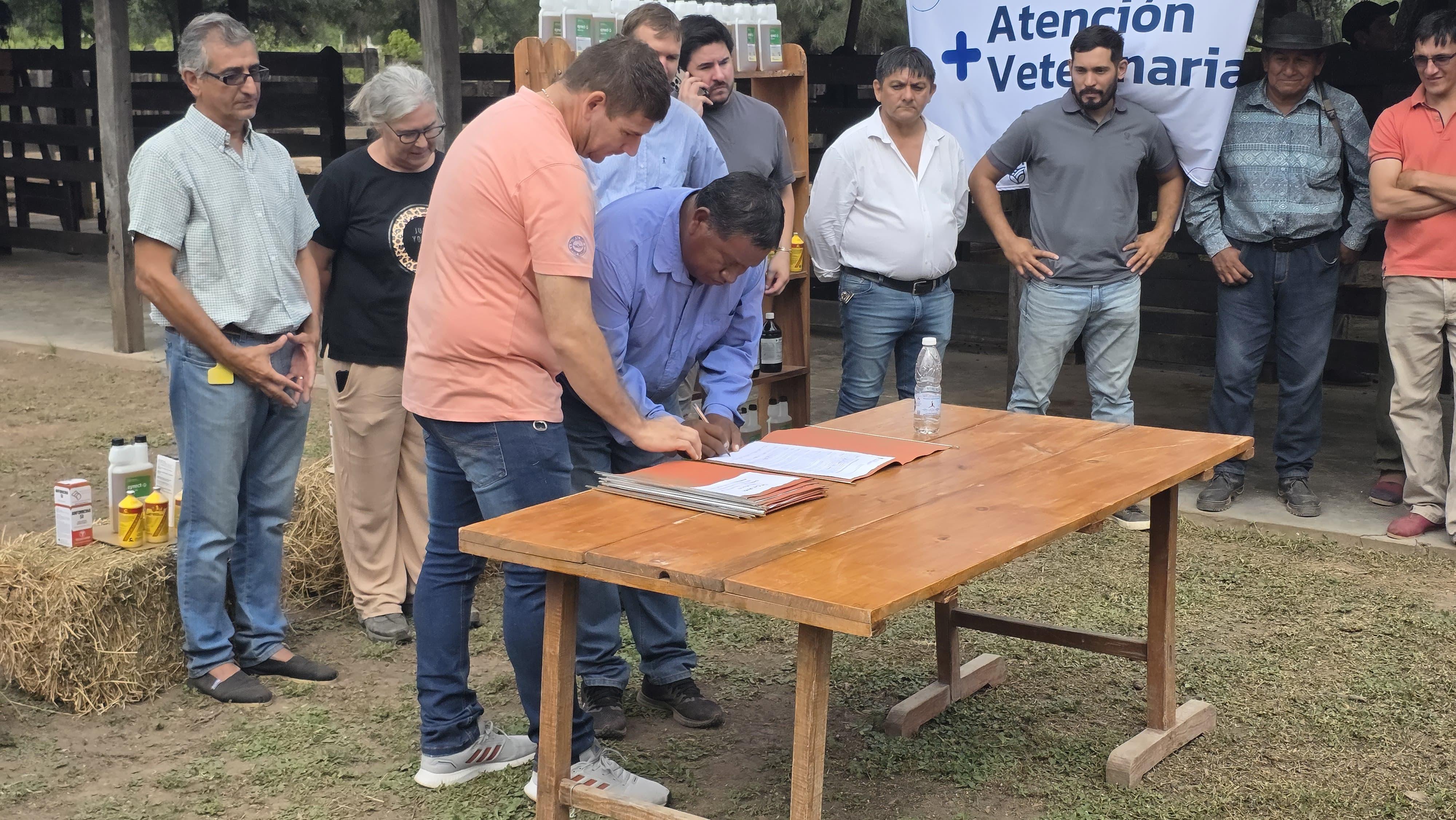*PROGANO: ENTREGA DE REPRODUCTORES PARA MEJORAR LA GENÉTICA EN EL IMPENETRABLE*