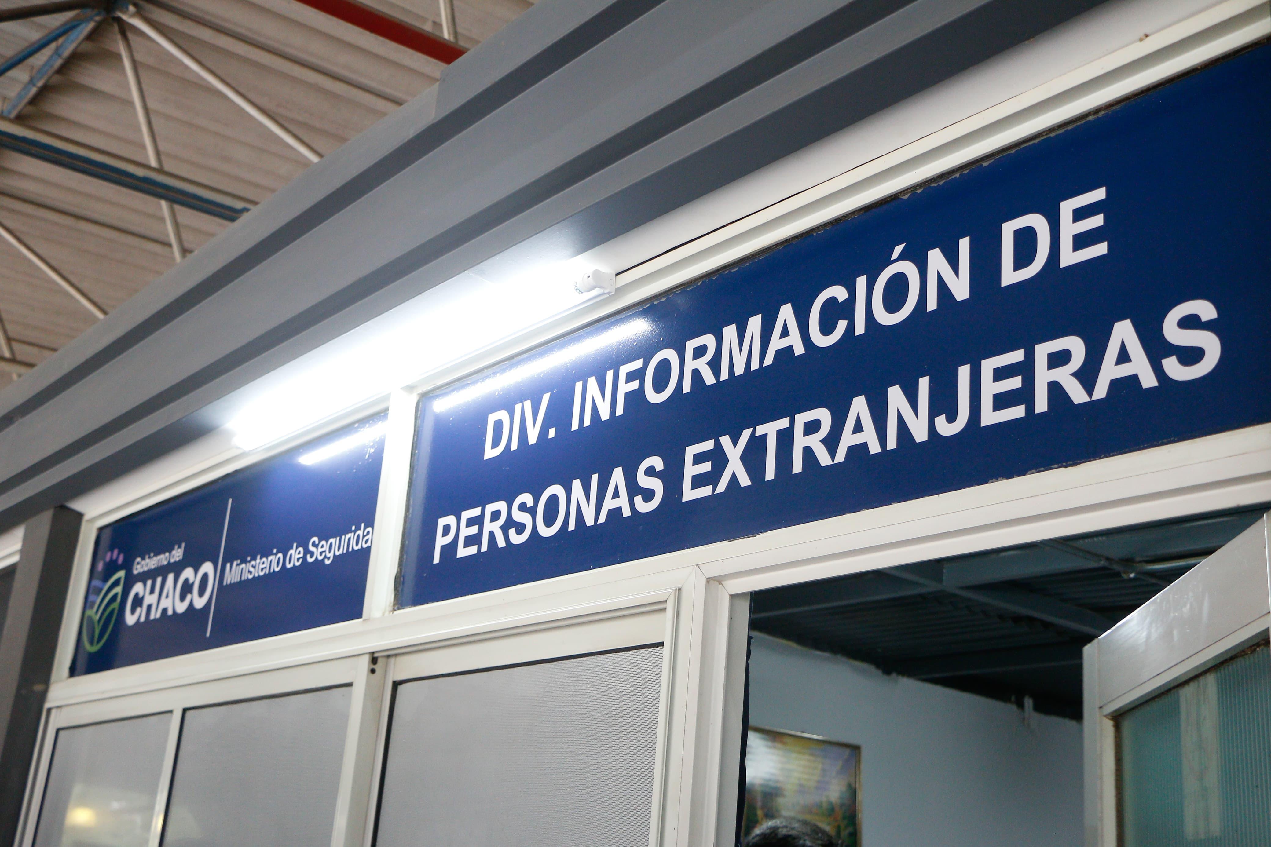 TERMINAL DE ÓMNIBUS DE RESISTENCIA: EL GOBERNADOR ZDERO INAUGURÓ DOS DIVISIONES POLICIALES PARA MÁS SEGURIDAD E INCLUSIÓN