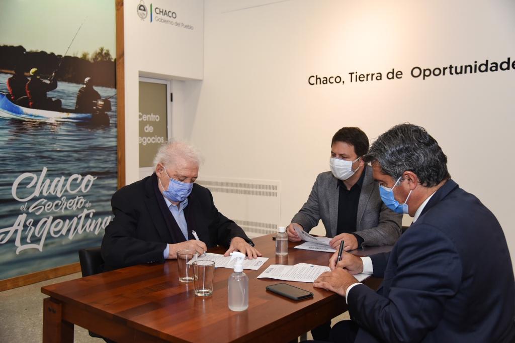 *Capitanich selló Avances en Obras Públicas, Energía y Transporte*