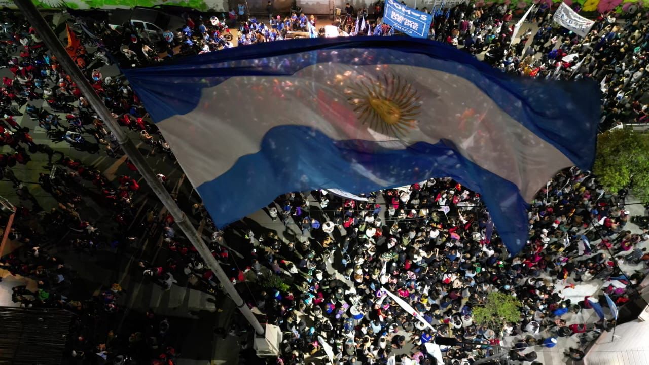 *"CHACO SE MANIFESTÓ "POR LA PAZ SOCIAL Y LA DEMOCRACIA"*