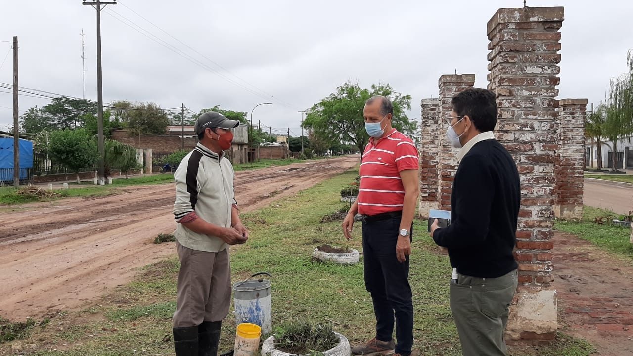 VILLA ANGELA. EL INTENDENTE PAPP SUPERVISÓ LA REFORESTACIÓN EN AVENIDAS