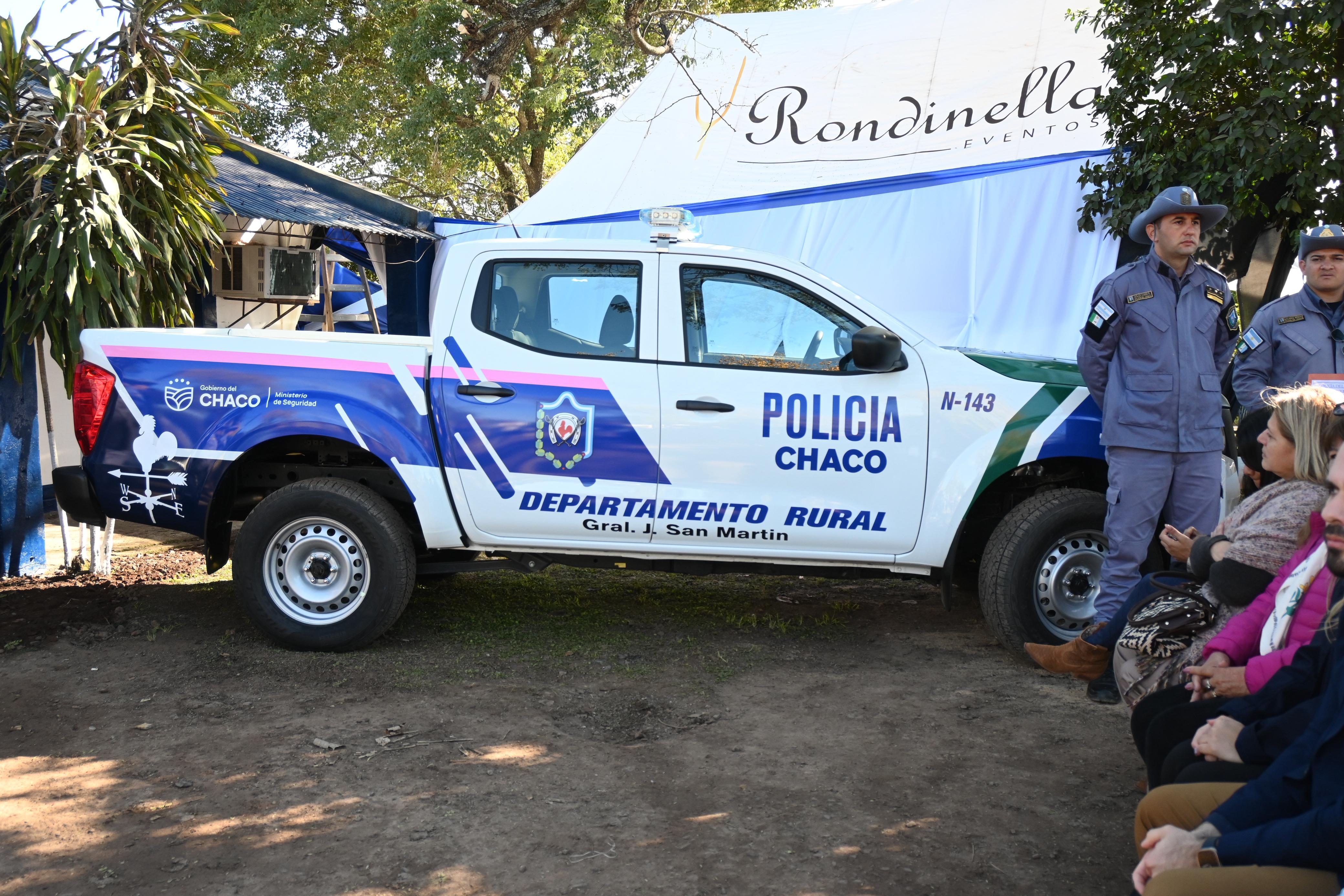 EL GOBERNADOR ZDERO ENTREGÓ UN NUEVO VEHÍCULO A LA POLICÍA RURAL EN SAN MARTÍN Y REAFIRMÓ SU COMPROMISO CON LA SEGURIDAD DEL CAMPO