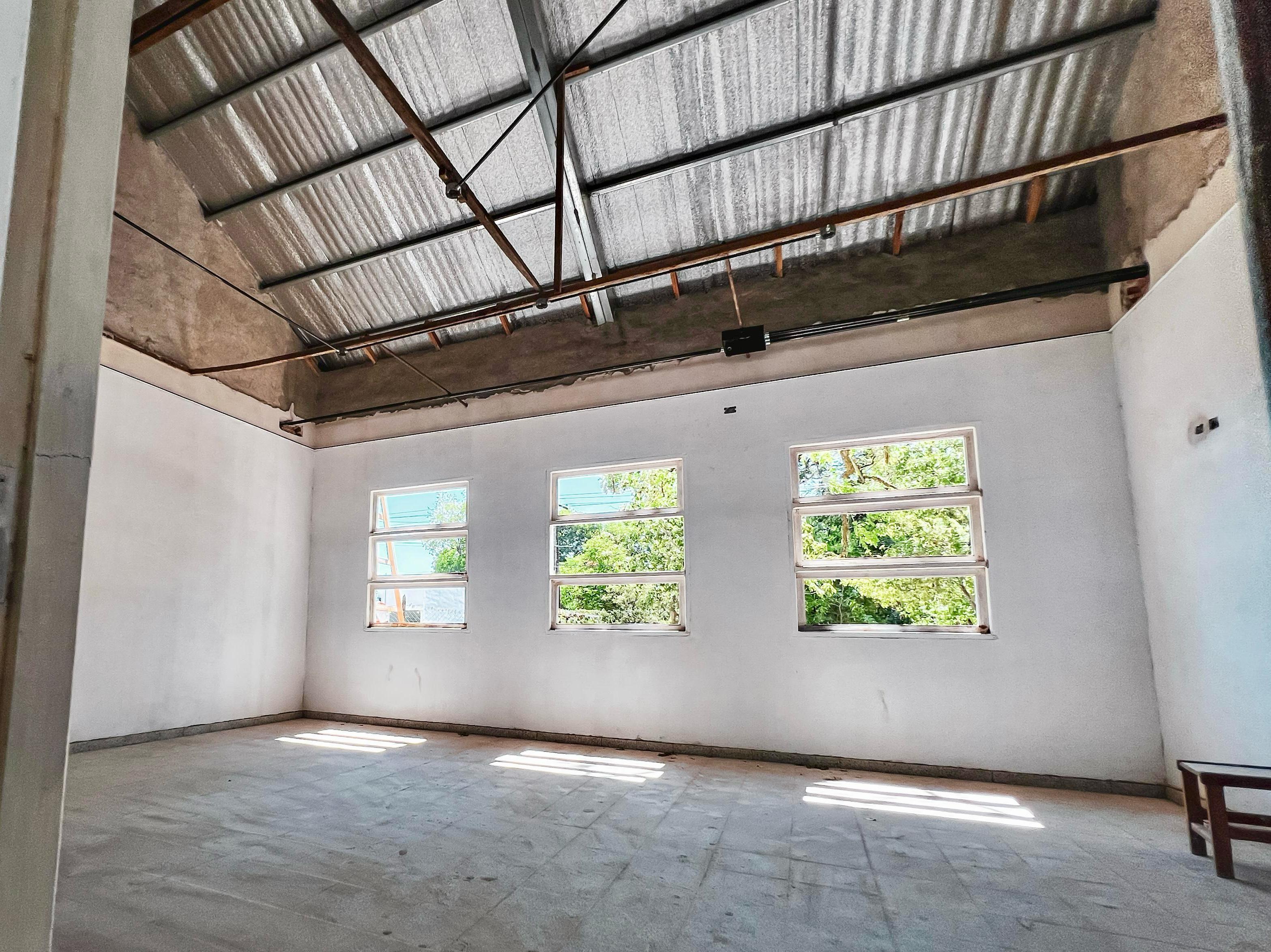 *COLONIA BENÍTEZ: EL GOBIERNO PROVINCIAL ESTUVO JUNTO A LA COMUNIDAD EDUCATIVA Y CONSTATÓ EL AVANCE DE OBRAS EN LA E.E.P. N.º 10