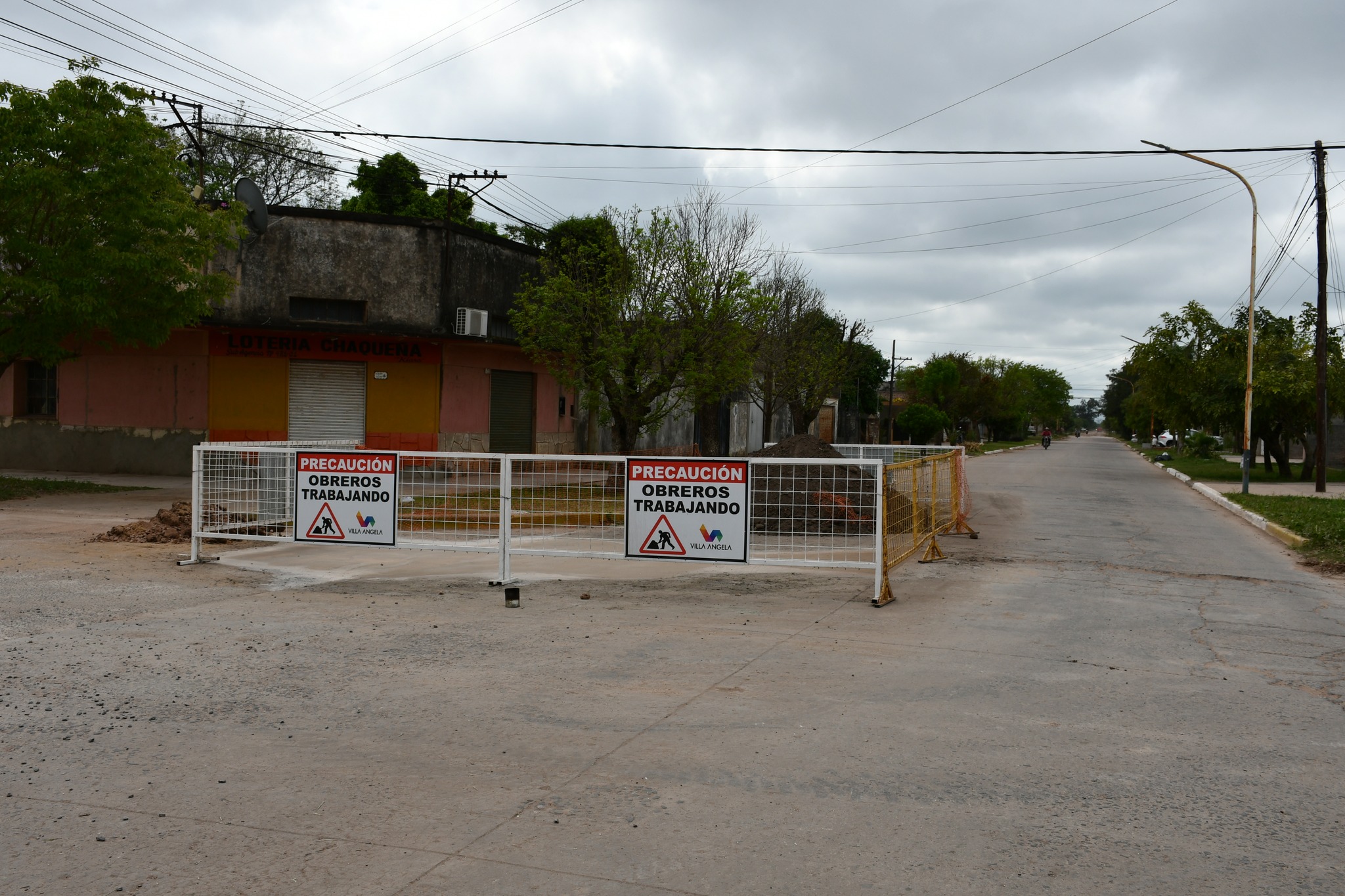 MUNICIPALIDAD DE VILLA &Aacute;NGELA REALIZA TRABAJOS DE BACHEO INTEGRAL EN DISTINTOS PUNTOS DE LA CIUDAD