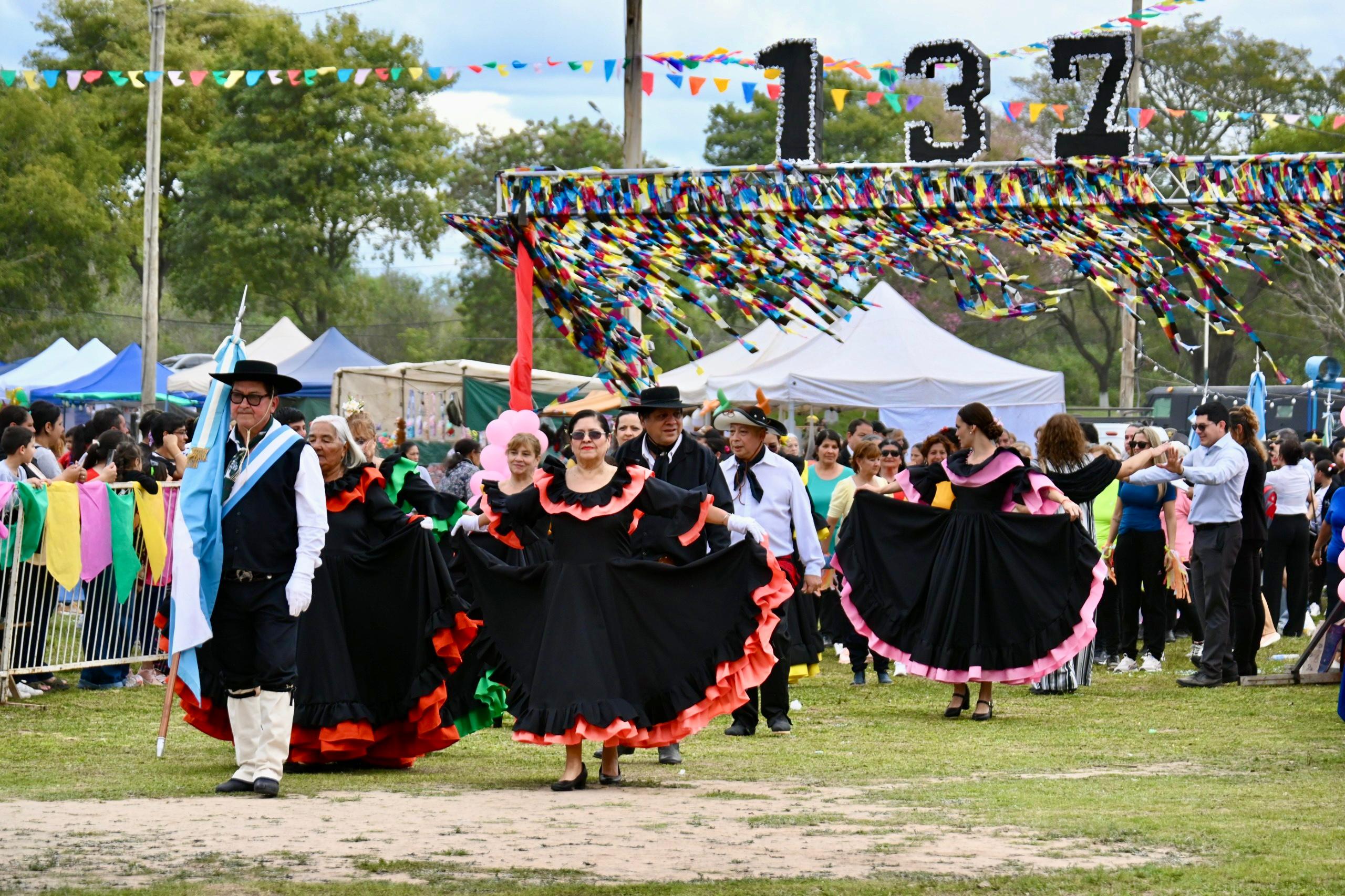 EL GOBERNADOR ZDERO ACOMPAÑÓ  EL ANIVERSARIO 137º DE PUERTO TIROL