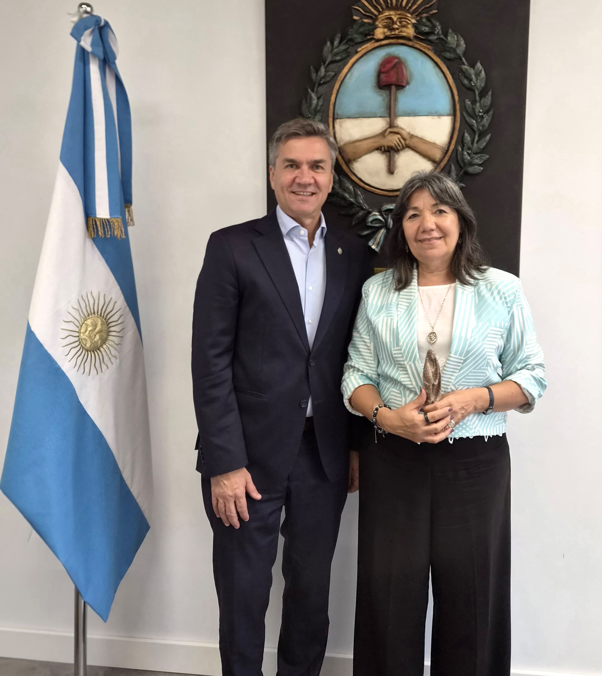*ZDERO RECONOCI&Oacute; EL ACOMPA&Ntilde;AMIENTO DEL CONSULADO ARGENTINO EN BARCELONA DURANTE LA MISI&Oacute;N DEL CHACO