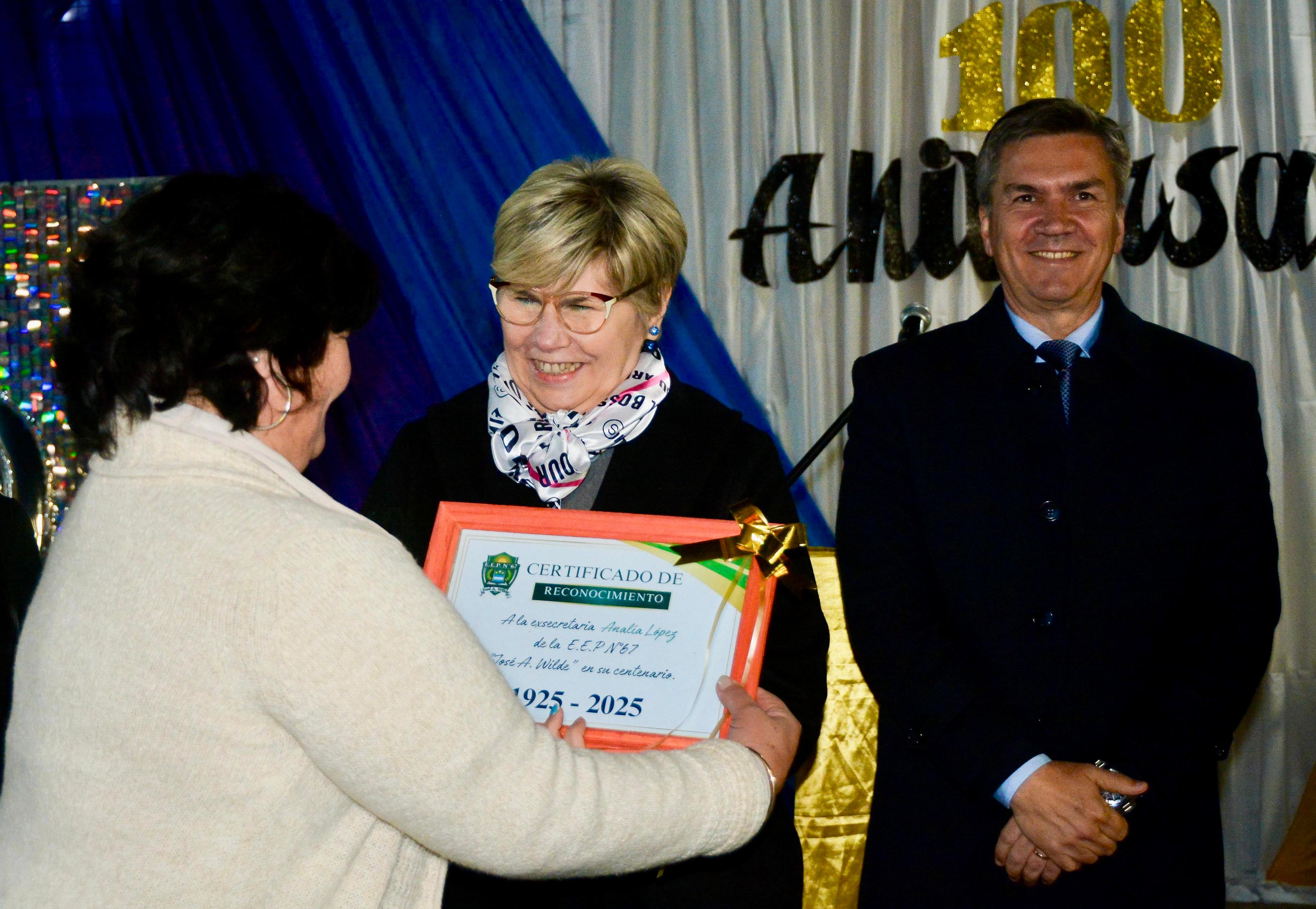 LA VERDE: EL GOBERNADOR ZDERO ACOMPAÑÓ EL 100° ANIVERSARIO DE LA ESCUELA PRIMARIA 67 “JOSÉ ANTONIO WILDE”