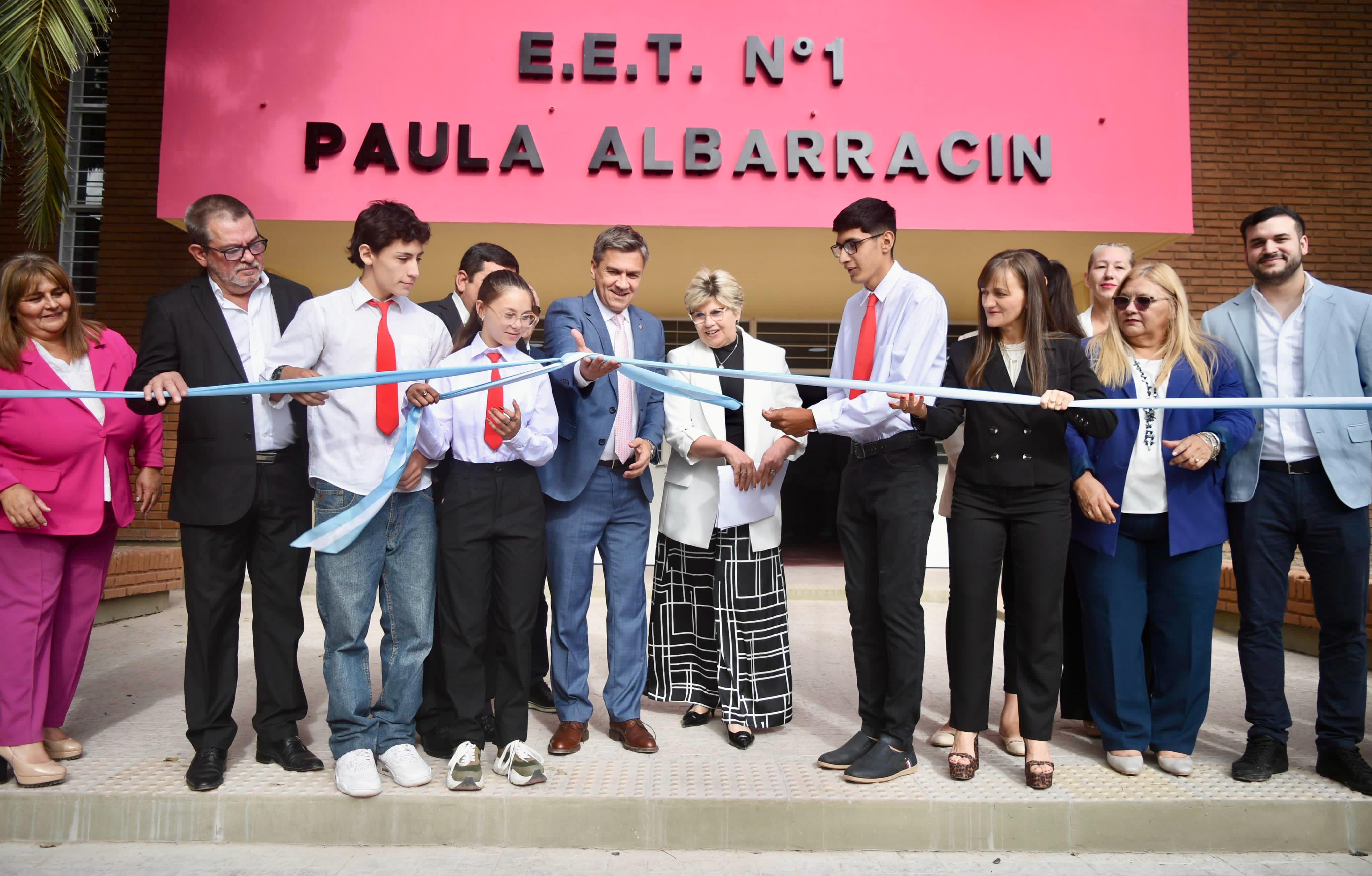 *EL GOBERNADOR ZDERO RATIFICÓ SU COMPROMISO CON LA EDUCACIÓN AL INAUGURAR LA REFACCIÓN DE LA ESCUELA TÉCNICA DE VILLA ÁNGELA*