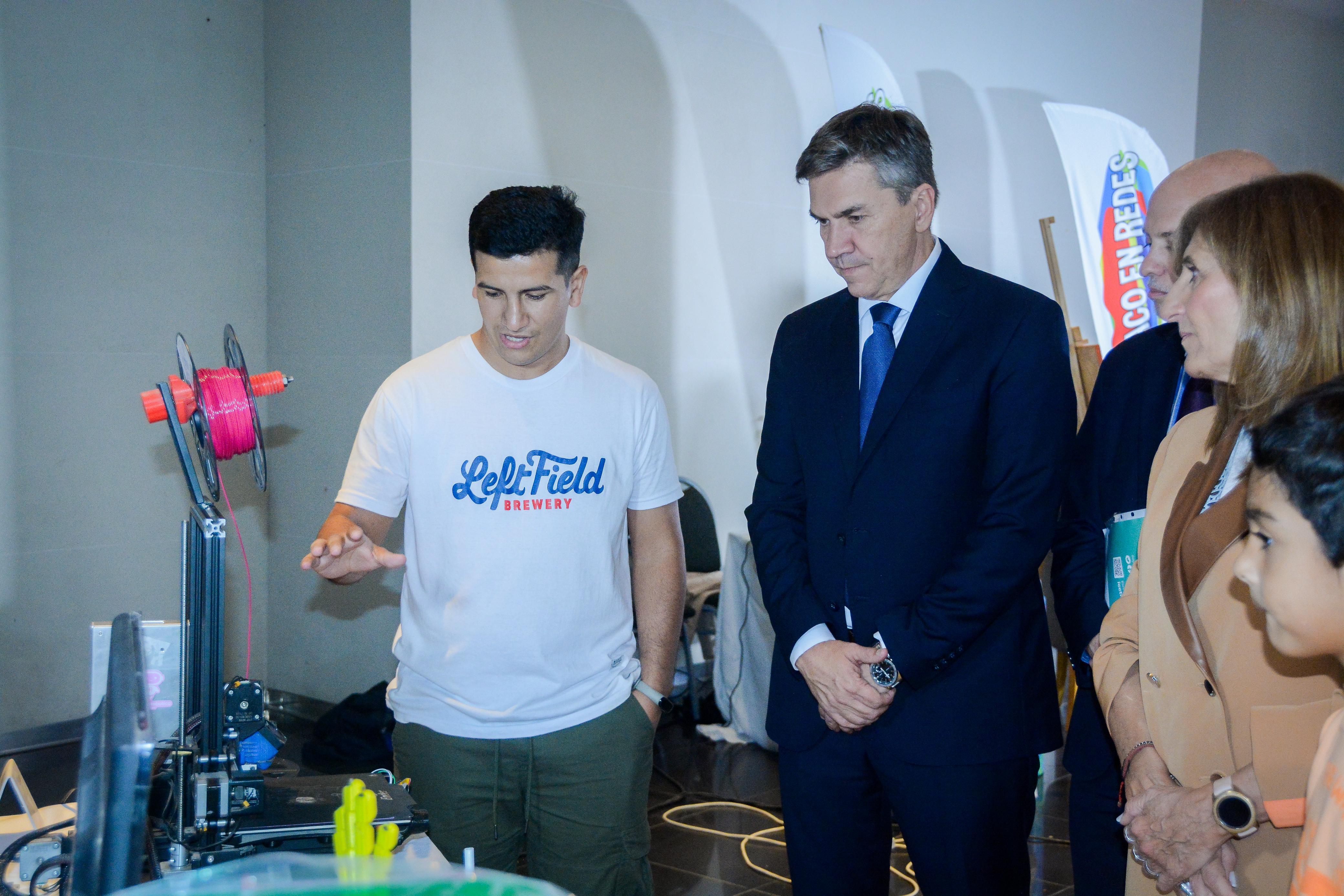 EL GOBERNADOR ZDERO ENCABEZÓ EL CIERRE DE LA CUMBRE CHAQUEÑA DE CIENCIA, TECNOLOGÍA E INNOVACIÓN*
