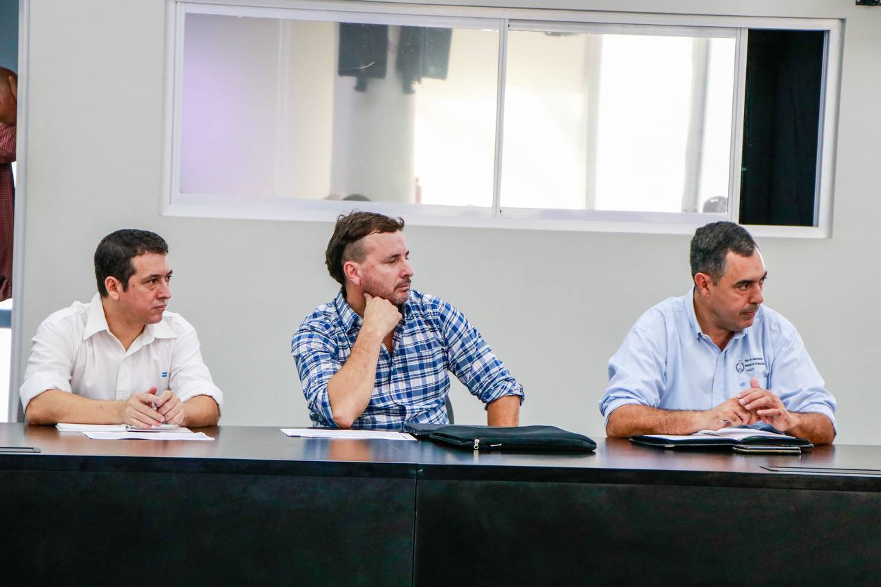 *EL GOBIERNO Y LA MESA DE ENLACE DEFINEN LAS MEDIDAS PARA ATENDER LA EMERGENCIA HÍDRICA, ÍGNEA Y PRODUCTIVA