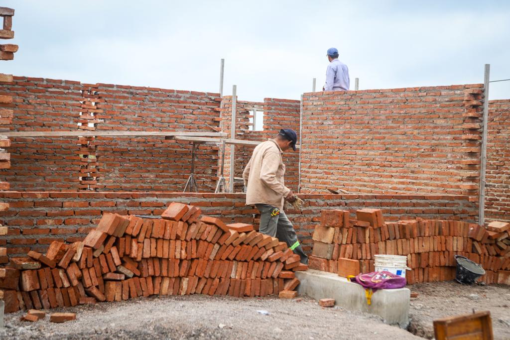 NUEVO SUR RESISTENCIA: CAPITANICH SUPERVISÓ LA CONSTRUCCIÓN DE 1.000 VIVIENDAS QUE ESTARÁN TERMINADAS ESTE AÑO