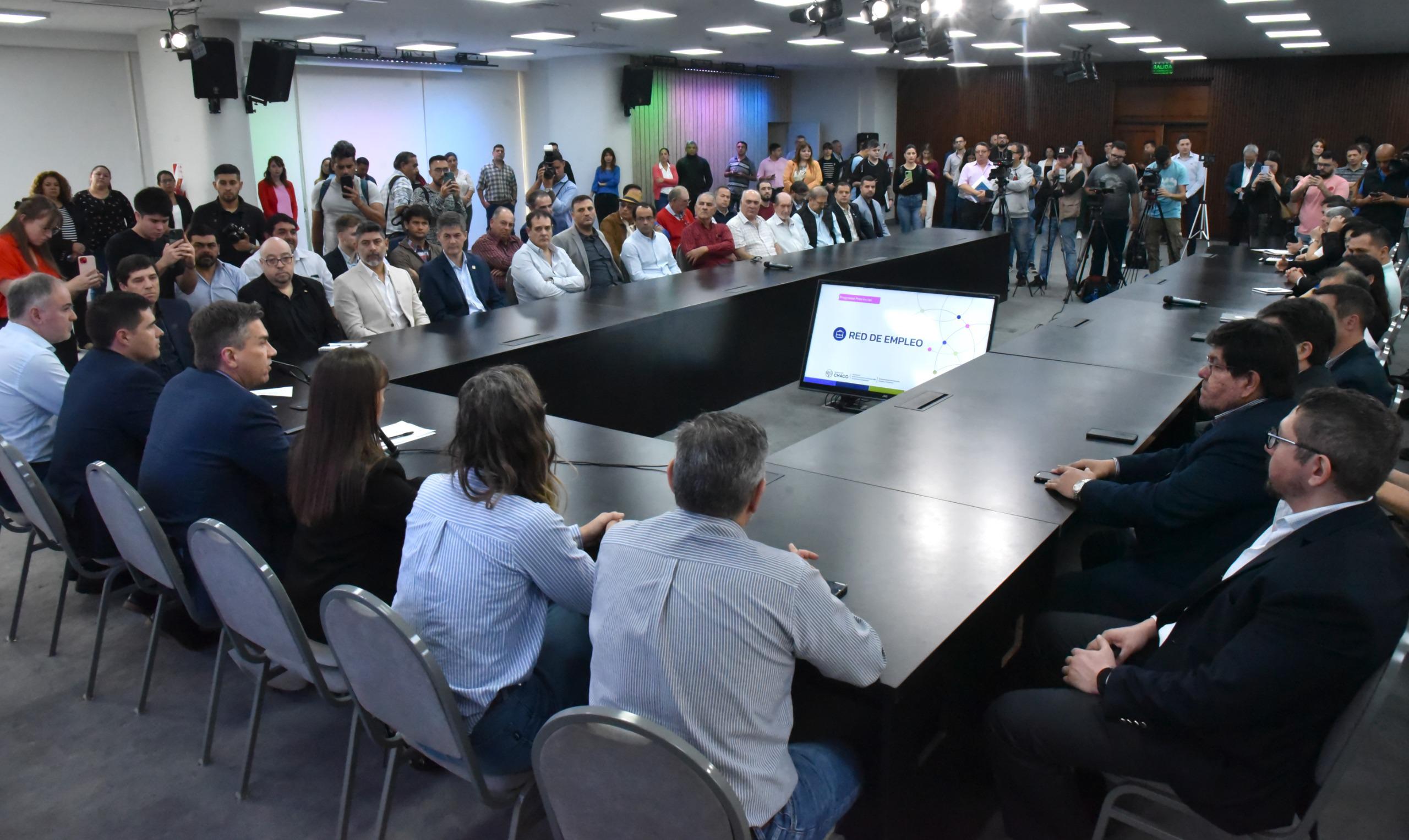 EL GOBIERNO DEL CHACO LANZÓ EL PROGRAMA “RED DE EMPLEO”, UNA HERRAMIENTA DIAGRAMADA PARA DAR UN MAYOR IMPULSO AL PROGRESO ECONÓMICO Y SOCIAL DE NUESTRA PROVINCIA
