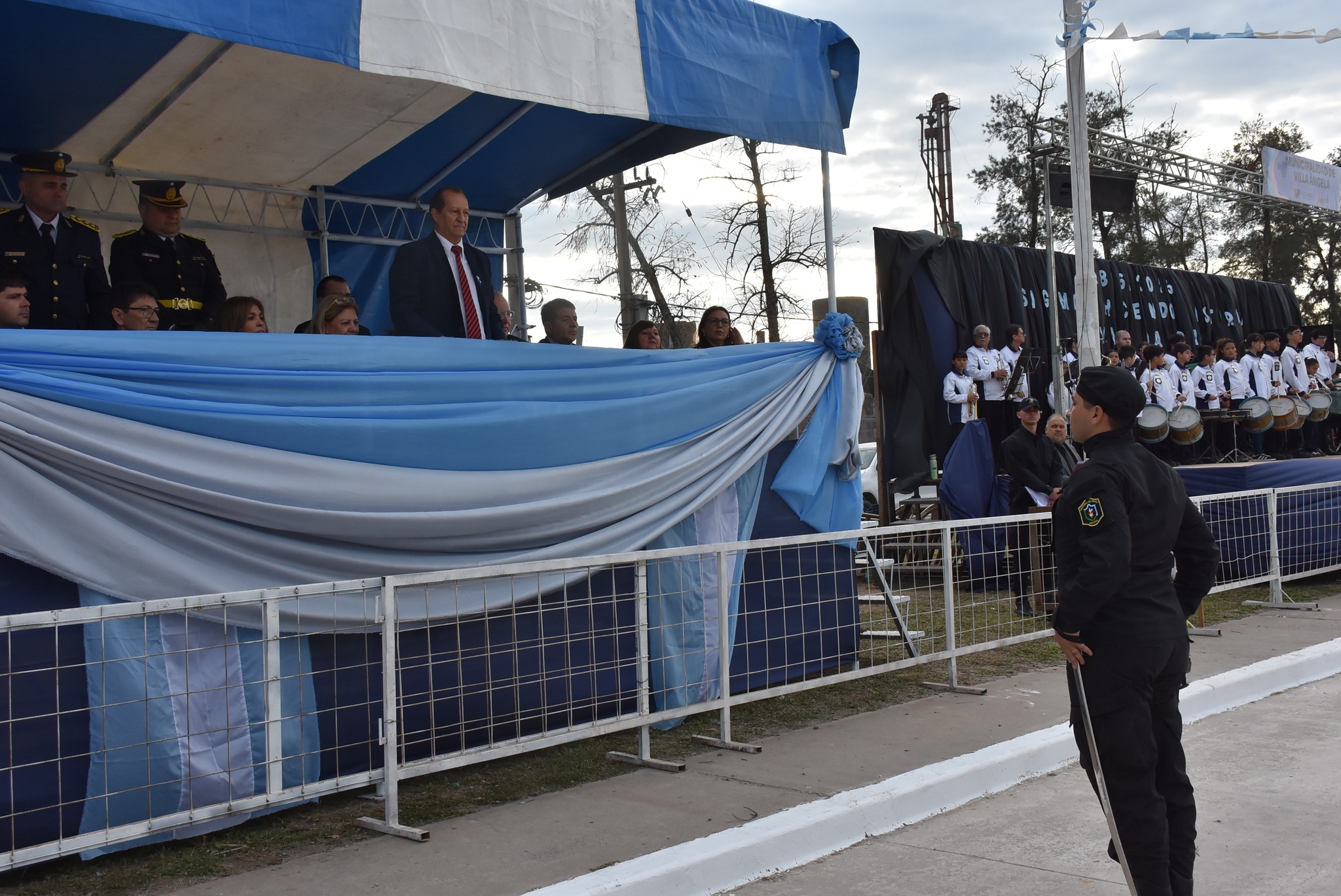 ACTO OFICIAL DEL 9 DE JULIO: EL INTENDENTE ADALBERTO PAPP ENCABEZÓ LA CELEBRACIÓN POR EL DÍA DE LA INDEPENDENCIA EN VILLA ÁNGELA