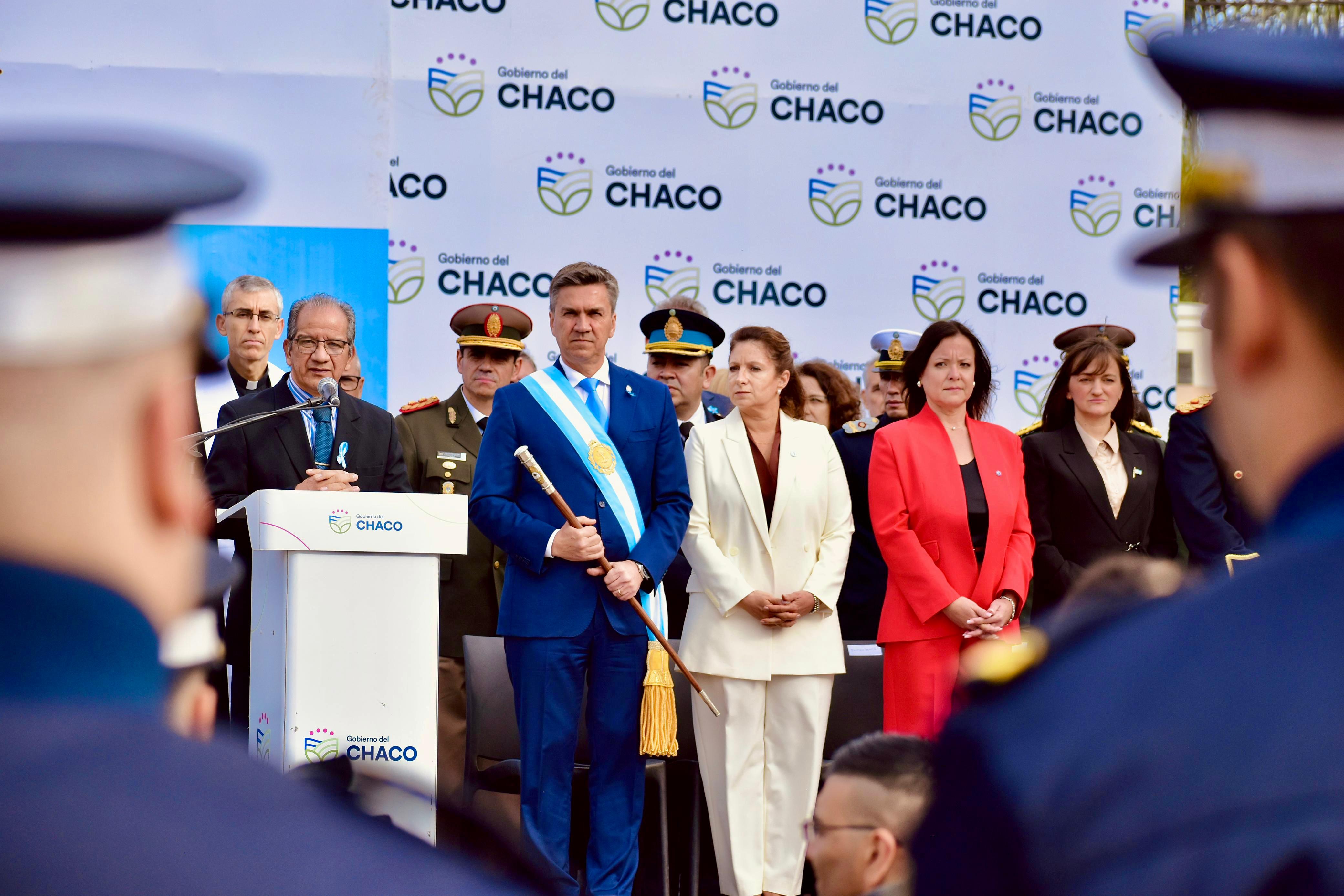 TRES ISLETAS: EL GOBERNADOR ZDERO ACOMPAÑÓ EL ACTO CENTRAL POR EL DÍA DE LA INDEPENDENCIA ARGENTINA
