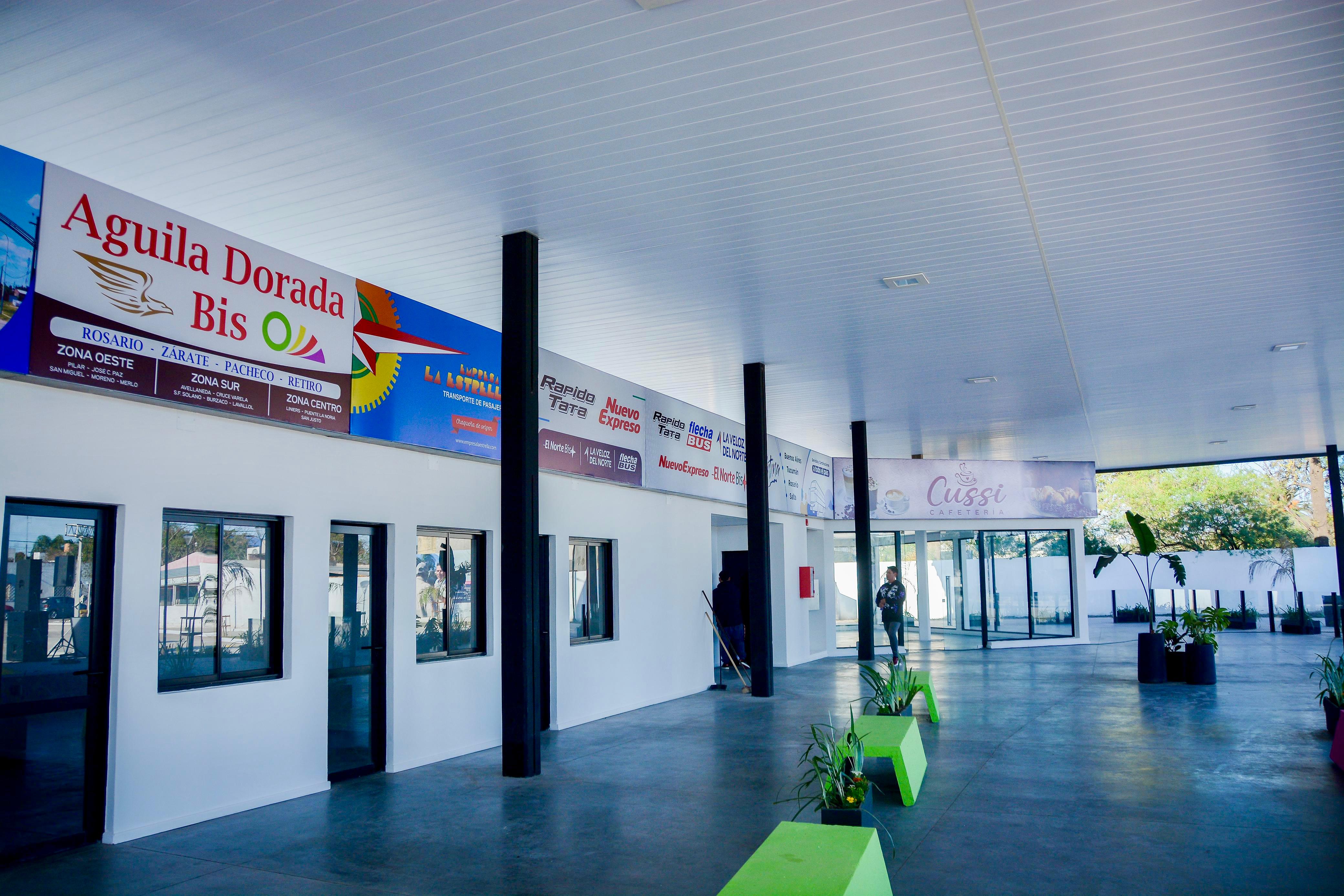 *QUITILIPI: EL GOBERNADOR ZDERO INAUGURÓ LA TERMINAL DE ÓMNIBUS Y EL MUNICIPIO LOCAL YA LA PONE EN FUNCIONAMIENTO*