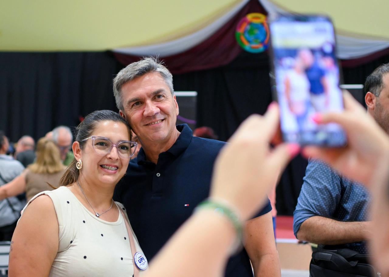 SUE&Ntilde;O COMPLETO EN VILLA &Aacute;NGELA: ZDERO ENTREG&Oacute; T&Iacute;TULOS DE PROPIEDAD A FAMILIAS QUE ESPERARON POR D&Eacute;CADAS