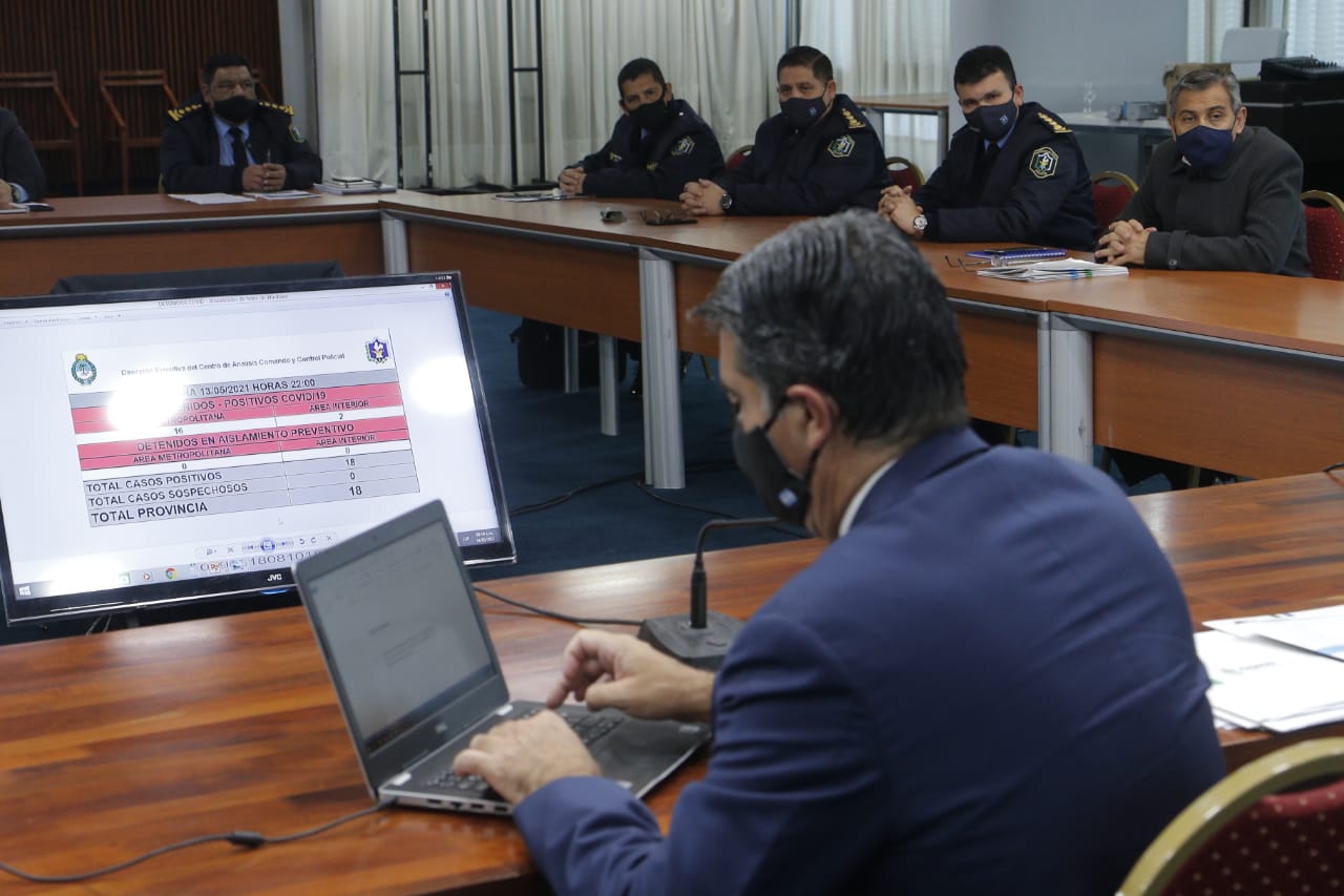 EL GOBIERNO SE REUNIÓ CON LA POLICÍA DEL CHACO PARA MONITOREAR AVANCES EN POLÍTICAS DE SEGURIDAD