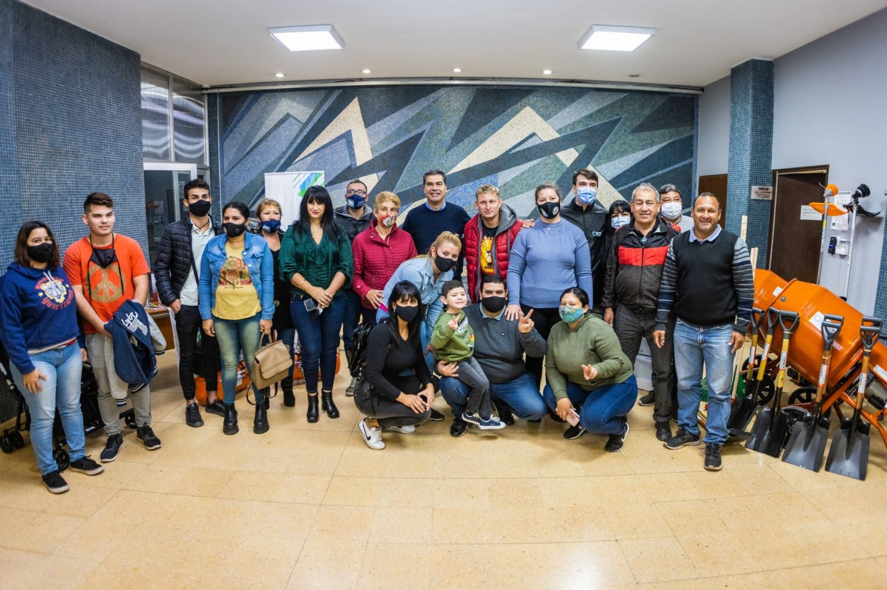 *CHACO SOLIDARIO: CAPITANICH ENTREGÓ HERRAMIENTAS DE TRABAJO PARA ACOMPAÑAR EMPRENDIMIENTOS*