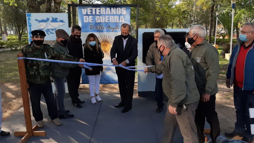 EL INTENDENTE PAPP INAUGURÓ EL MONUMENTO DE LOS EX COMBATIENTES DE MALVINAS