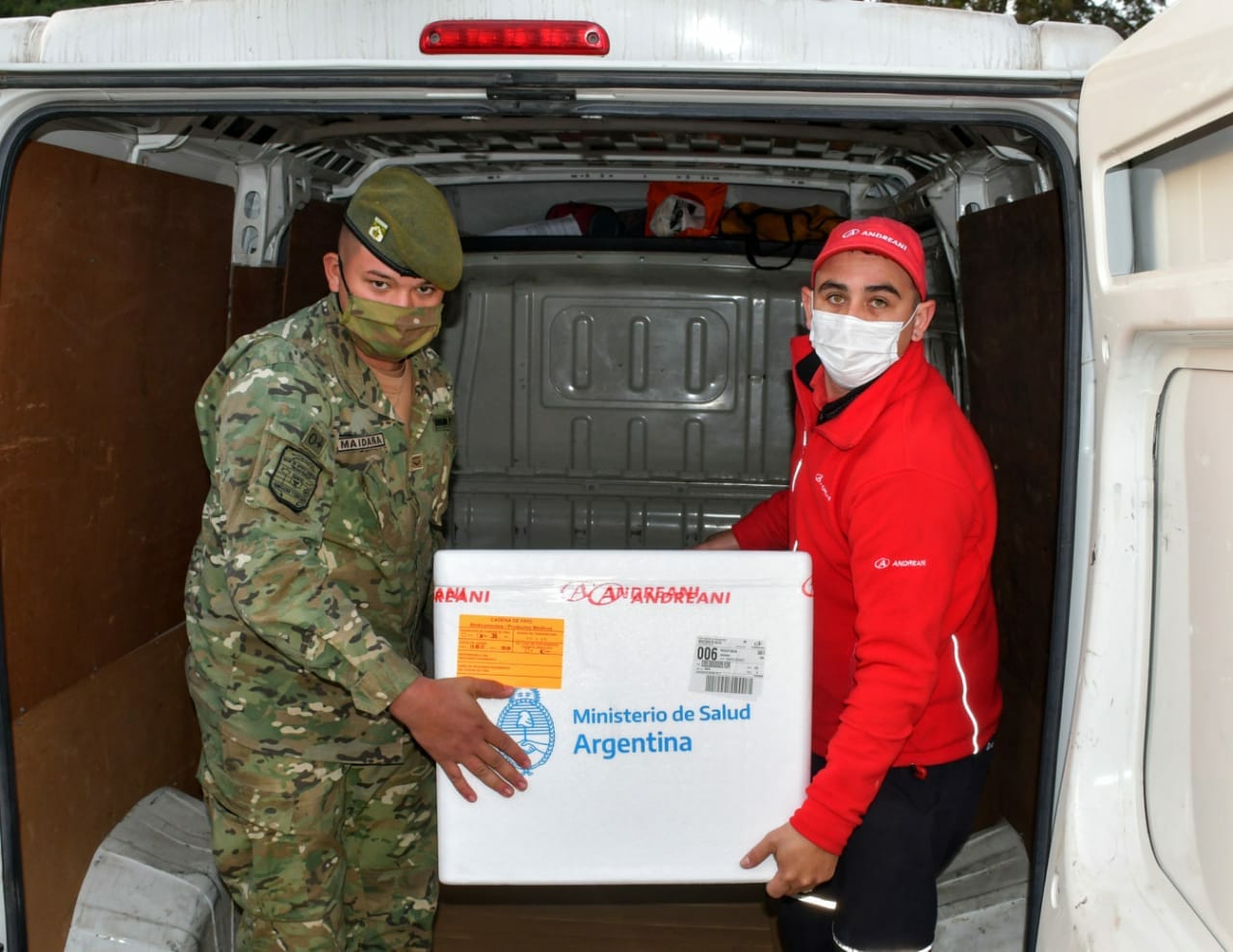 CHACO RECIBIÓ UNA PARTIDA CON 21.600 DOSIS DE LA VACUNA ASTRAZENECA PARA COMPLETAR ESQUEMAS DE INMUNIZACIÓN CONTRA EL COVID-19
