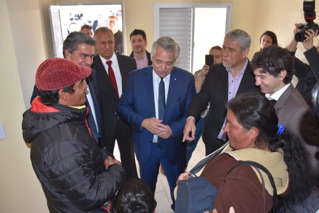 EL INTENDENTE PAPP INAUGURÓ 100 VIVIENDAS JUNTO AL PRESIDENTE FERNÁNDEZ Y EL GOBERNADOR CAPITANICH