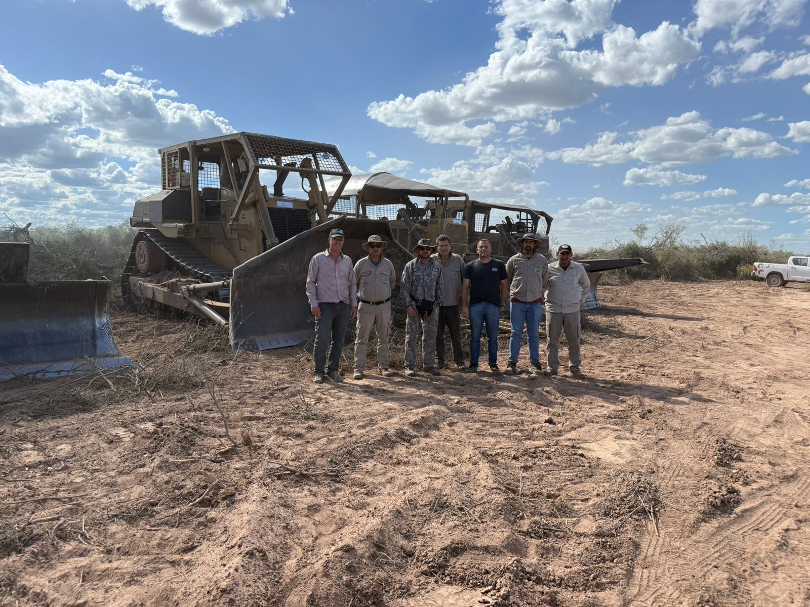*LOS FRENTONES: SECUESTRARON 4 TOPADORAS, TRAS DETECTAR UN DESMONTE ILEGAL  DE 550 HECT&Aacute;REAS*