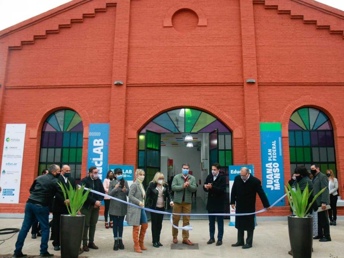 Capitanich y Trotta inauguraron el primer Laboratorio de Innovación y Educación en la región