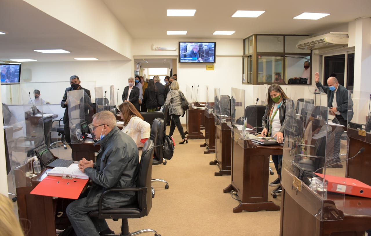 *Diputados de la UCR se negaron a debatir el proyecto de tierras y volvieron a dejar sin quórum la sesión*