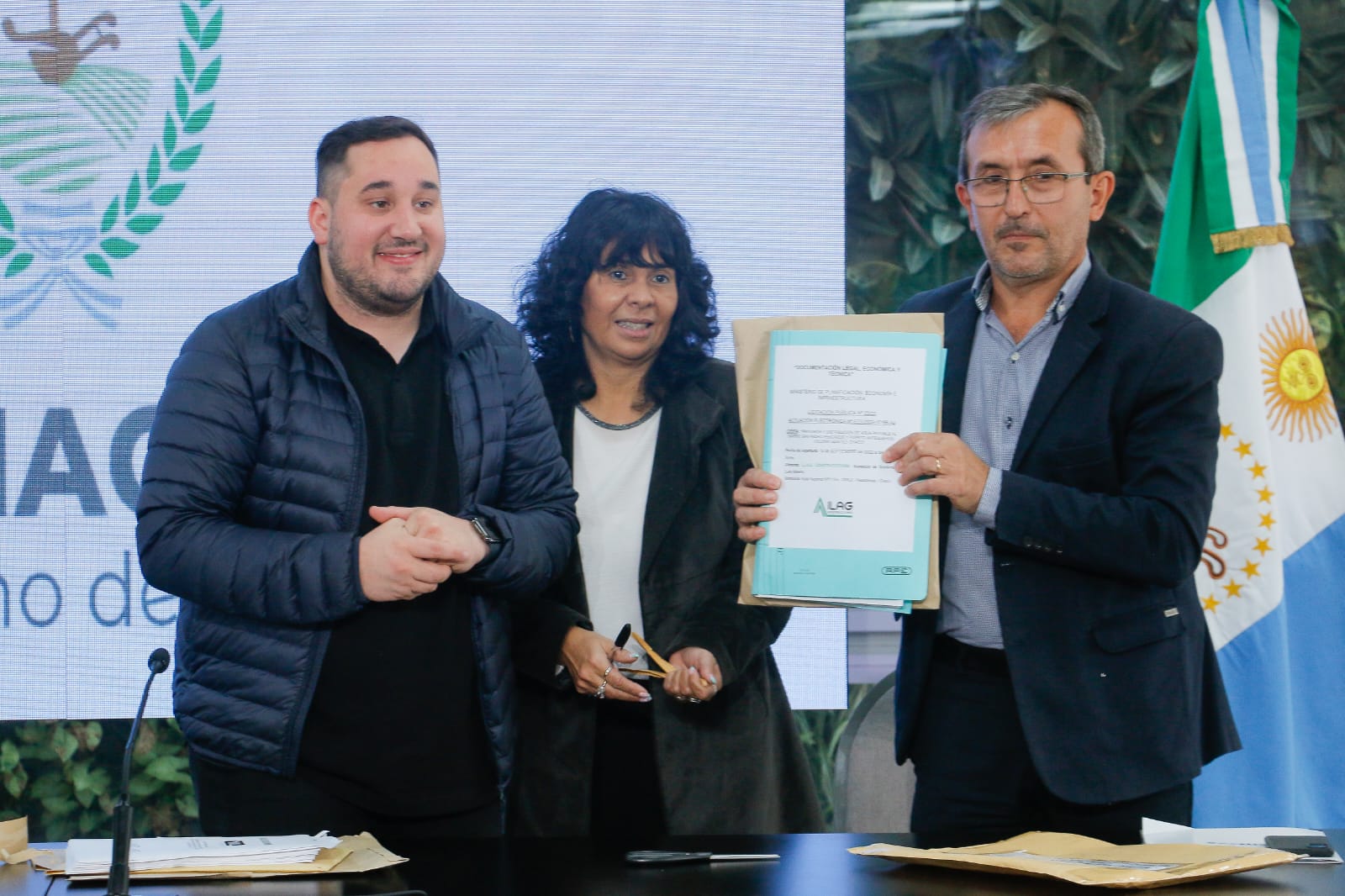*EL GOBIERNO PROVINCIAL ABRIÓ LOS SOBRES PARA LICITAR OBRAS ESTRATÉGICAS EN BARRANQUERAS, SAN PEDRO PESCADOR Y PUERTO ANTEQUERA*