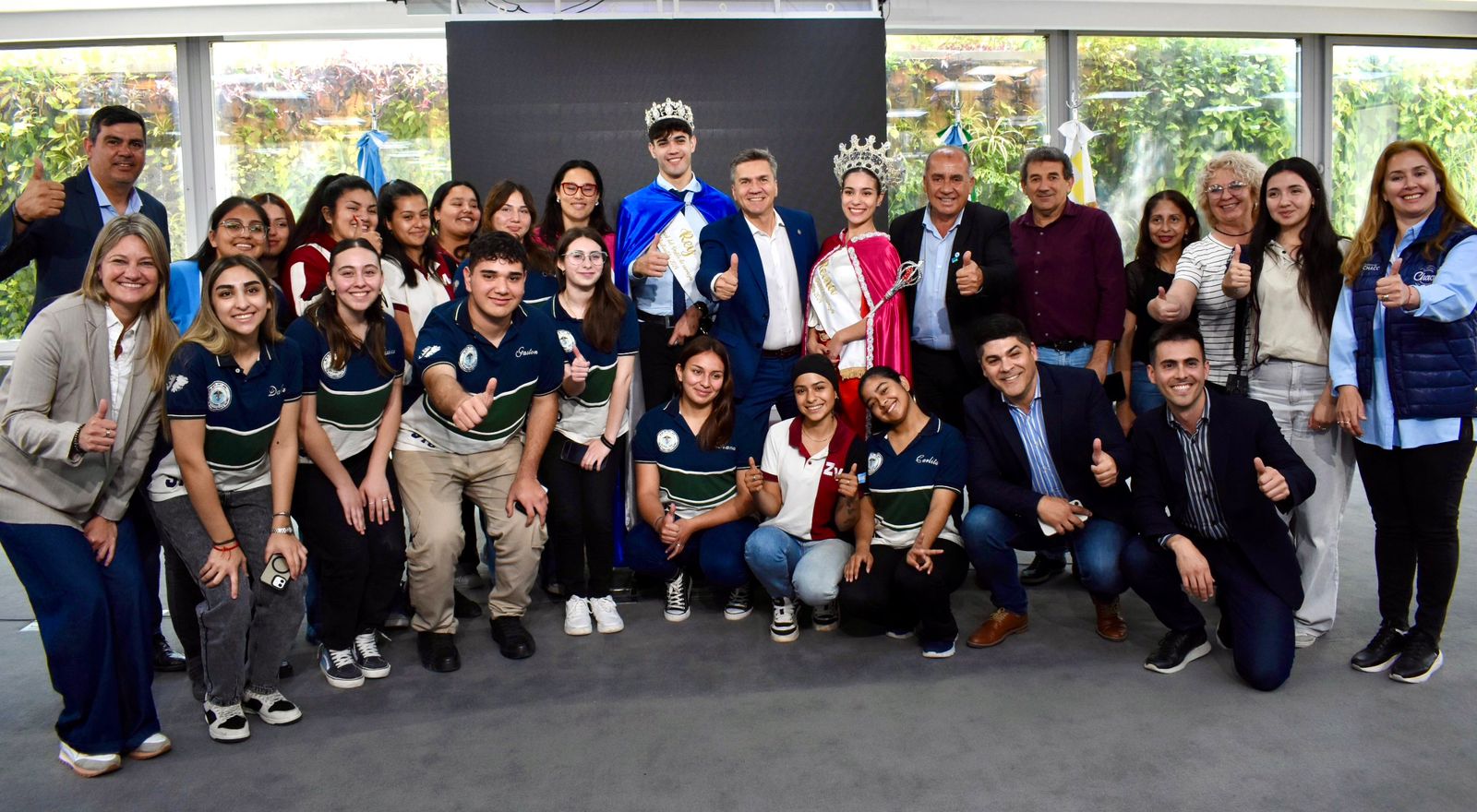 *EL GOBERNADOR ZDERO ACOMPAÑÓ EL LANZAMIENTO DEL 68° DESFILE DE CARROZAS ESTUDIANTILES EN LAS BREÑAS*