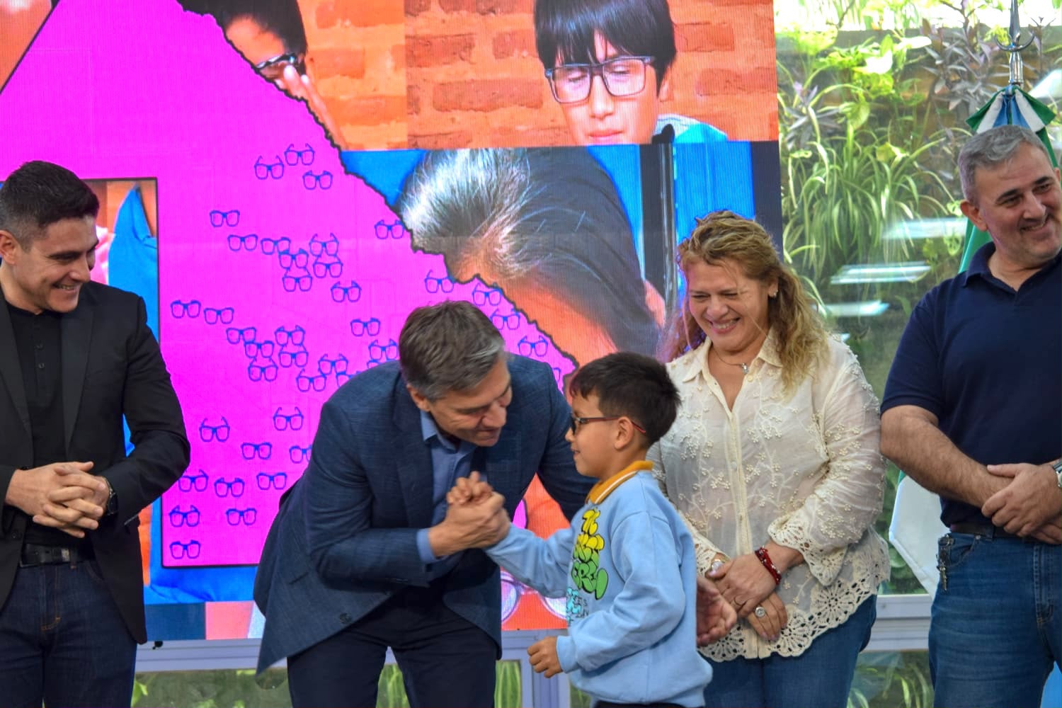 *VER PARA SER LIBRES: ZDERO ENTREG&Oacute; 100 ANTEOJOS Y DESTAC&Oacute; LA INCLUSI&Oacute;N EDUCATIVA DE LOS CHICOS*