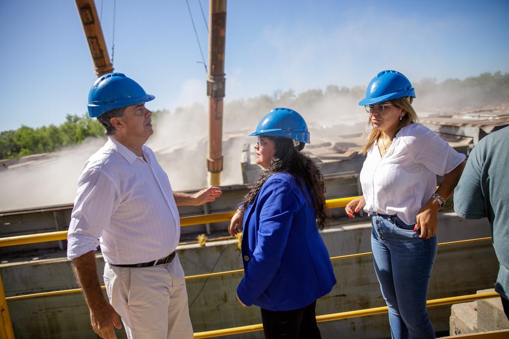 *LUEGO DE 21 MESES, SE REACTIVÓ EL TRANSPORTE FLUVIAL DESDE EL CENTRO DE ACOPIO Y EMBARQUE BARRANQUERAS*