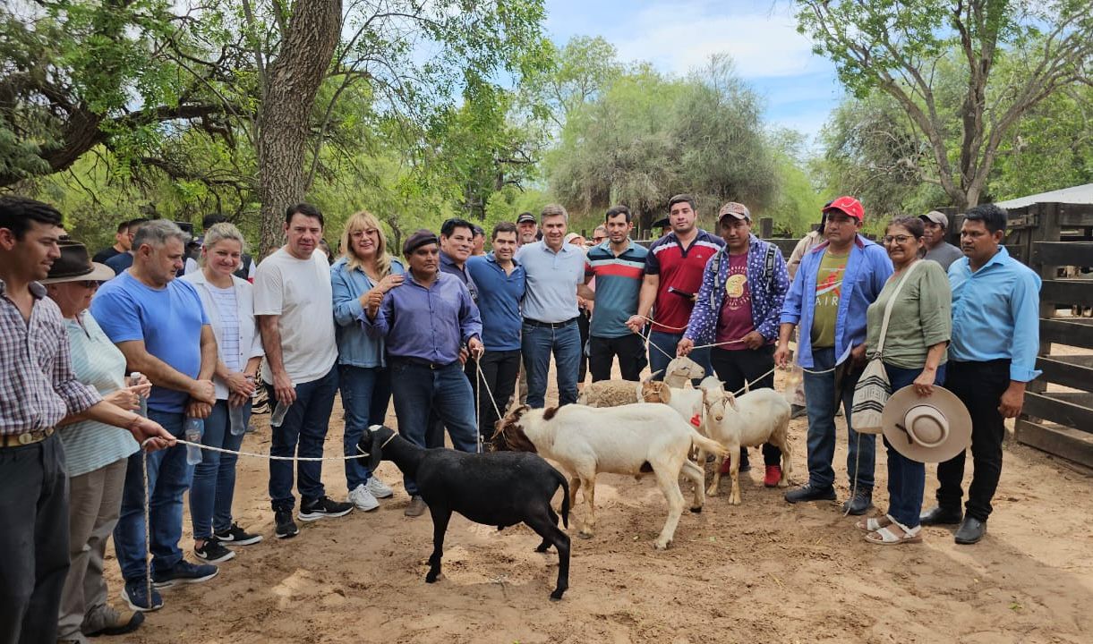 *ZDERO EN MISIÓN NUEVA POMPEYA: “VAMOS A REACTIVAR EL PROGANO QUE FUE UN EJEMPLO EN EL NORTE CHAQUEÑO”*