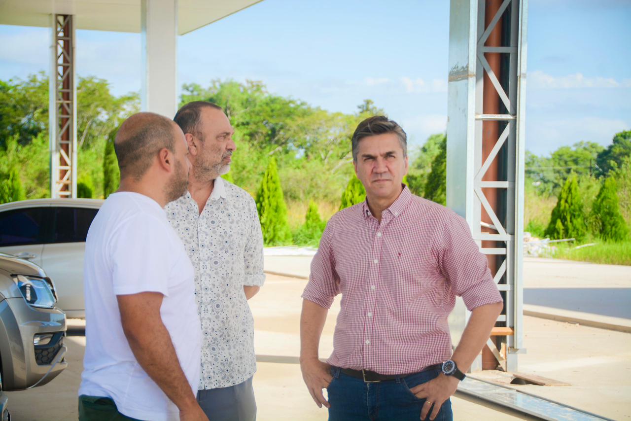 *POTENCIAR EL DESARROLLO INDUSTRIAL: ZDERO VISITÓ LA OBRA DE ESTACIÓN DE SERVICIO AXION EN PUERTO TIROL*