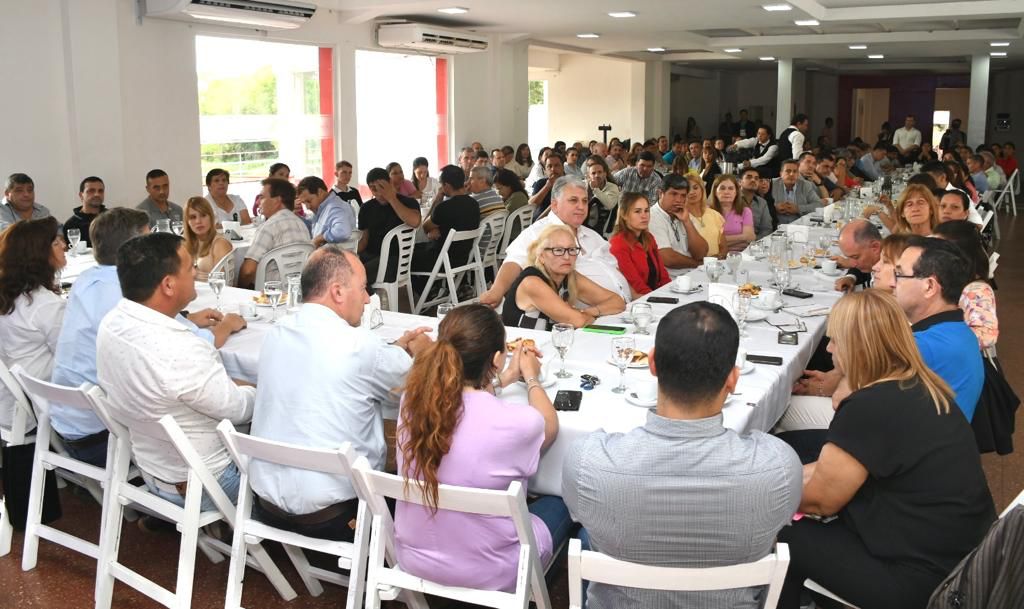ZDERO CON EL FORO DE CONCEJALES ELECTOS Y EN FUNCIÓN, DE JUNTOS POR EL CAMBIO