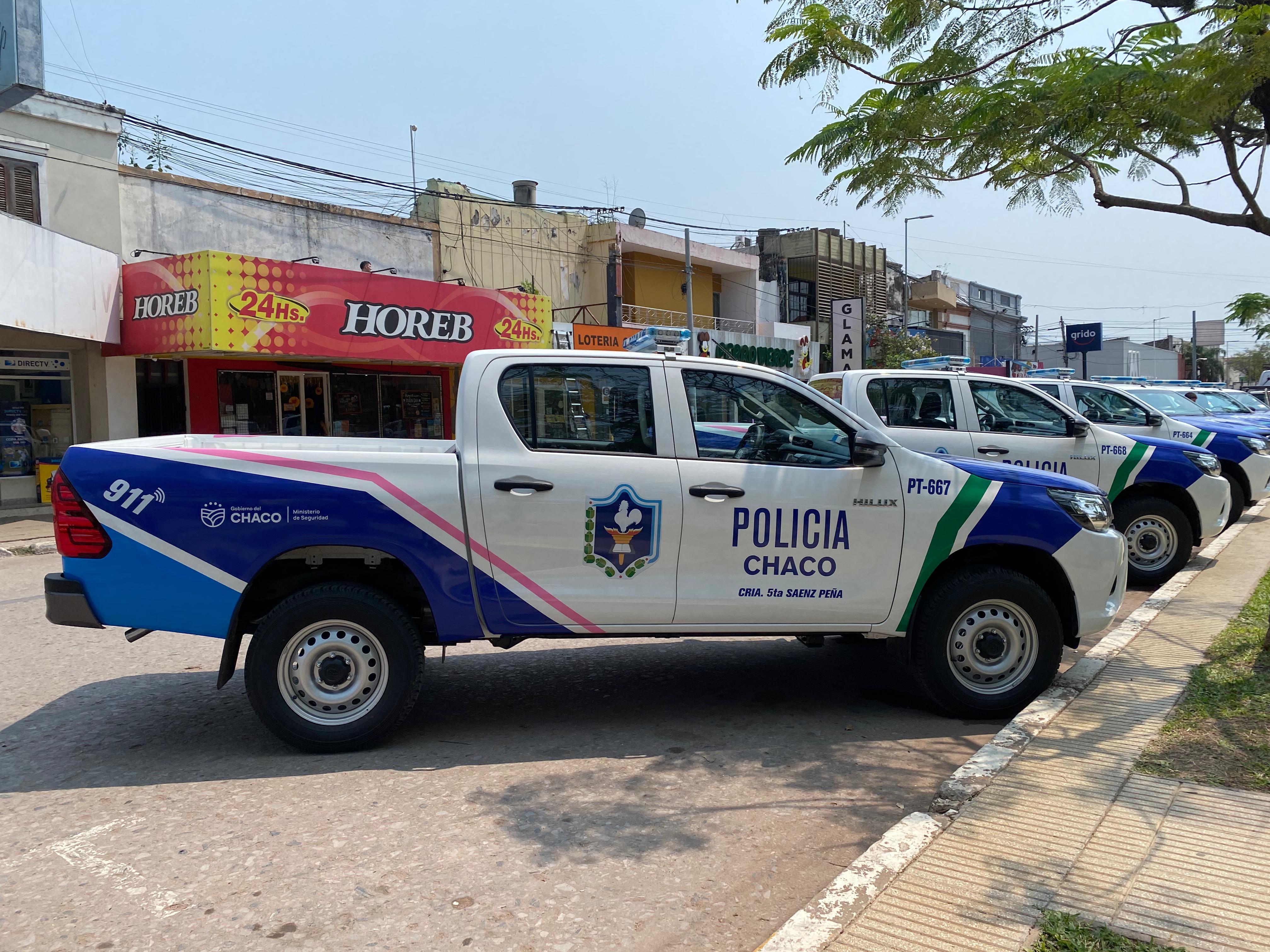 SEGURIDAD INTEGRAL: EL GOBERNADOR ZDERO ENTREGÓ NUEVOS PATRULLEROS PARA LAS COMISARÍAS DE SÁENZ PEÑA