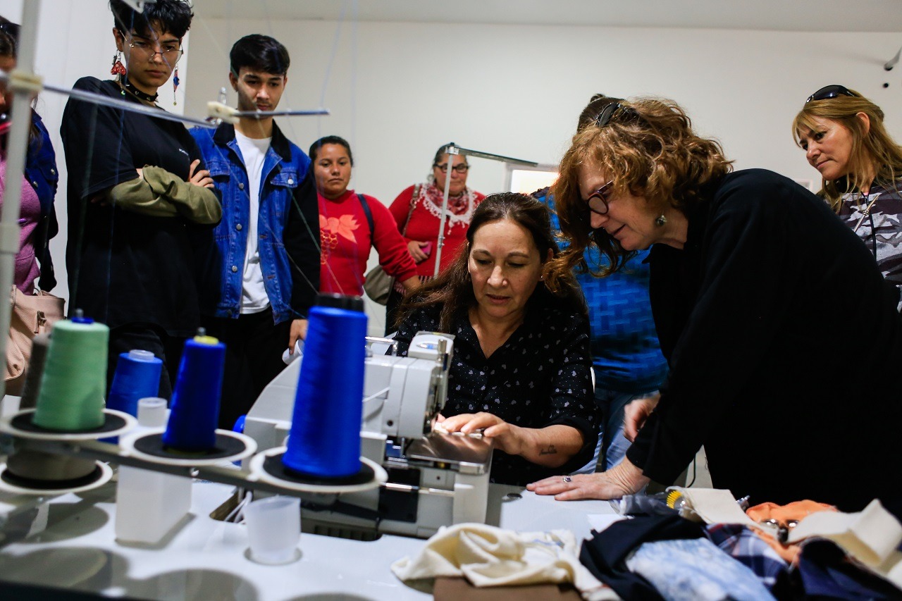 SE AFIANZA LA INDUSTRIA TEXTIL EN LA PROVINCIA: MÁS DE 130 PERSONAS SE CAPACITARON EN GESTIÓN Y ORGANIZACIÓN DE TALLERES