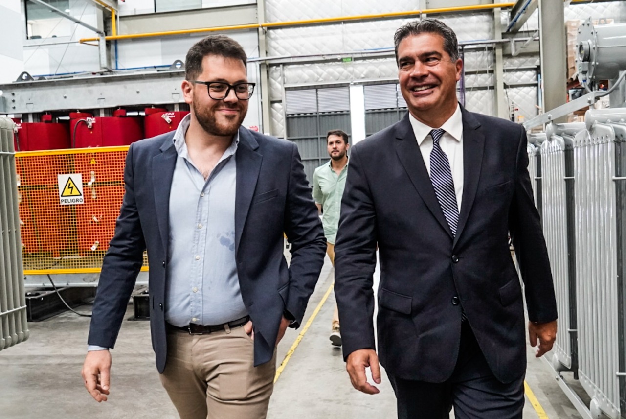 *CAPITANICH VISITÓ LA PLANTA QUE FABRICA UN TRANSFORMADOR ESPECIAL PARA EL SEGUNDO ACUEDUCTO DEL INTERIOR*