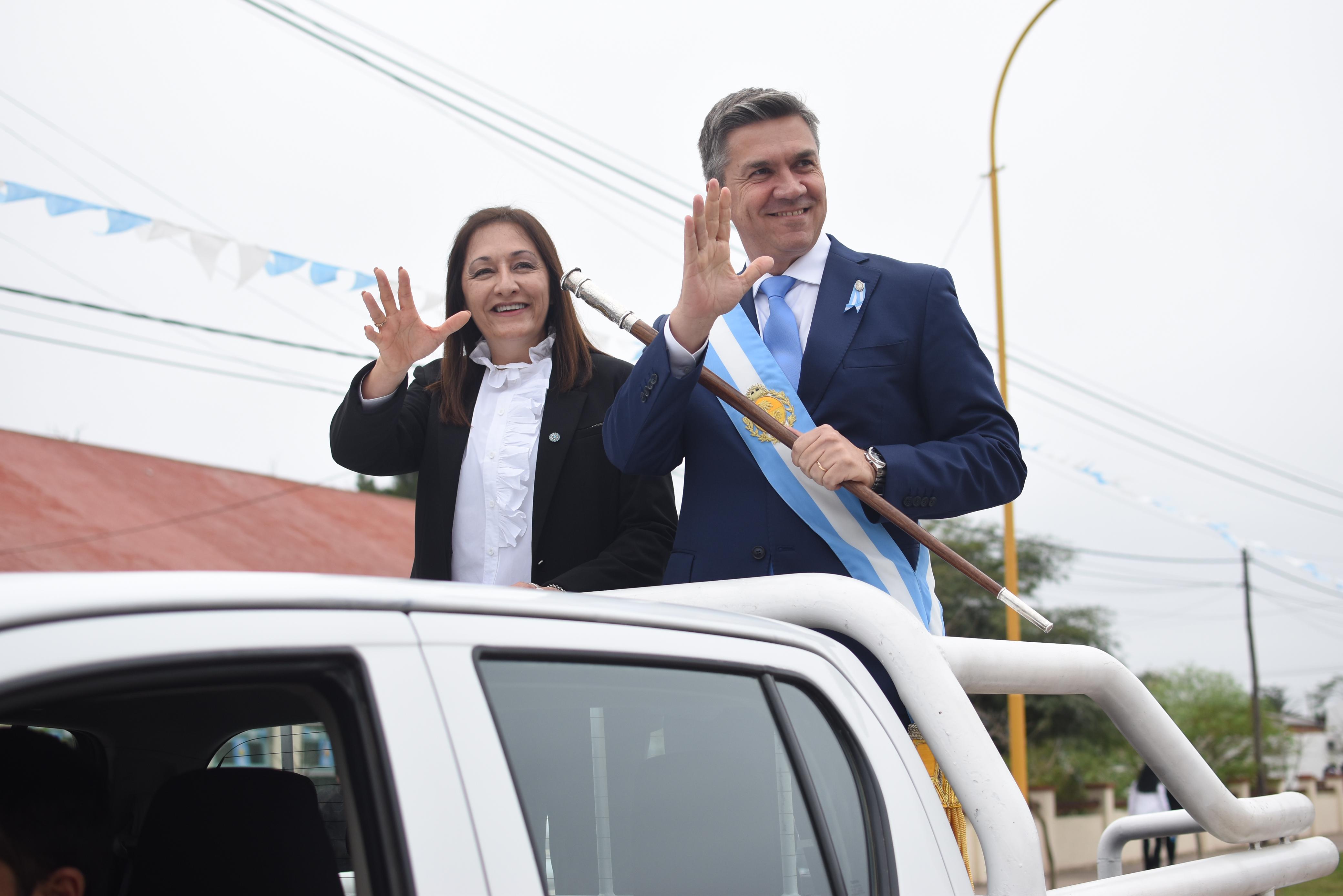 SANTA SYLVINA: ZDERO PRESIDIÓ EL ACTO CENTRAL POR EL DÍA DE LA BANDERA