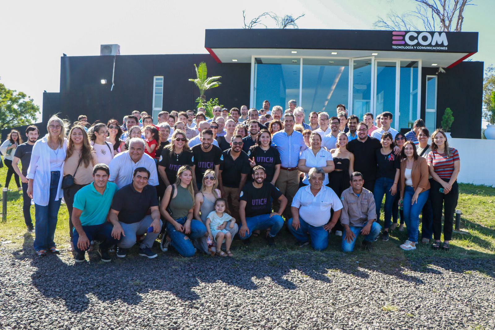 *EL GOBIERNO INAUGURÓ EL NUEVO CENTRO DE OPERACIONES Y LOGÍSTICA DE ECOM, "EMPRESA CLAVE PARA GARANTIZAR LA AGENDA DIGITAL", DIJO CAPITANICH*