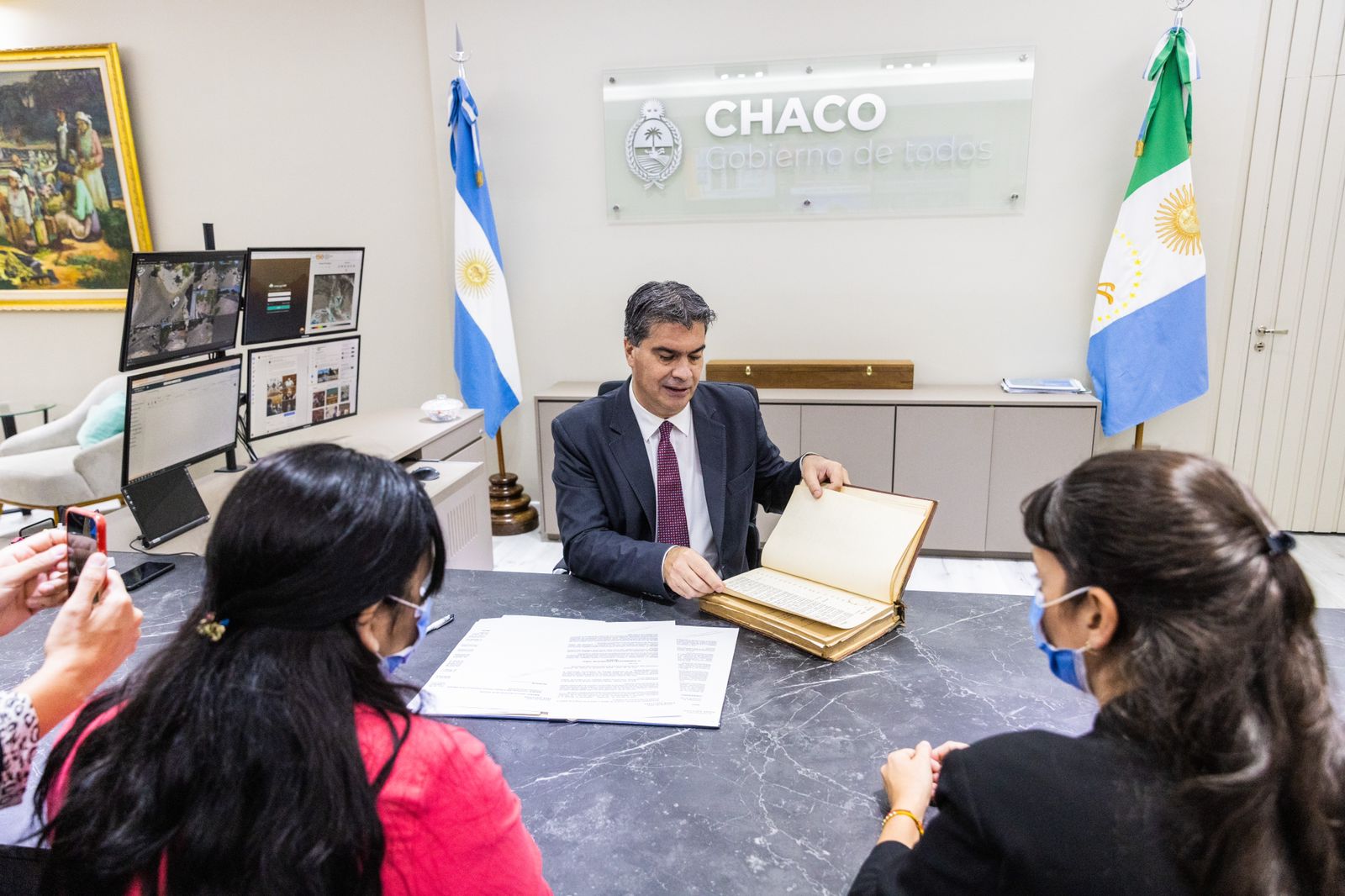 *HACIA LA DESPAPELIZACIÓN DEFINITIVA: CAPITANICH FIRMÓ EL PRIMER DECRETO DIGITAL DE LA PROVINCIA*