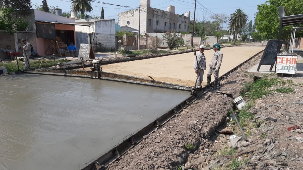 PAPP SUPERVISÓ LA OBRA DE PAVIMENTO EN  OSUNA DE MAS DE 8 METROS DE ANCHO