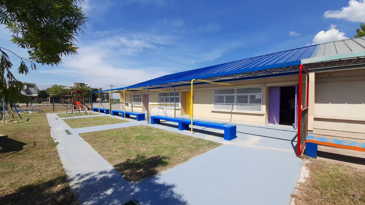 *EL GOBIERNO INAUGURA OBRAS DE UN JARDÍN DE INFANTES Y LICITA LA CONSTRUCCIÓN DE CUATRO EDIFICIOS ESCOLARES*