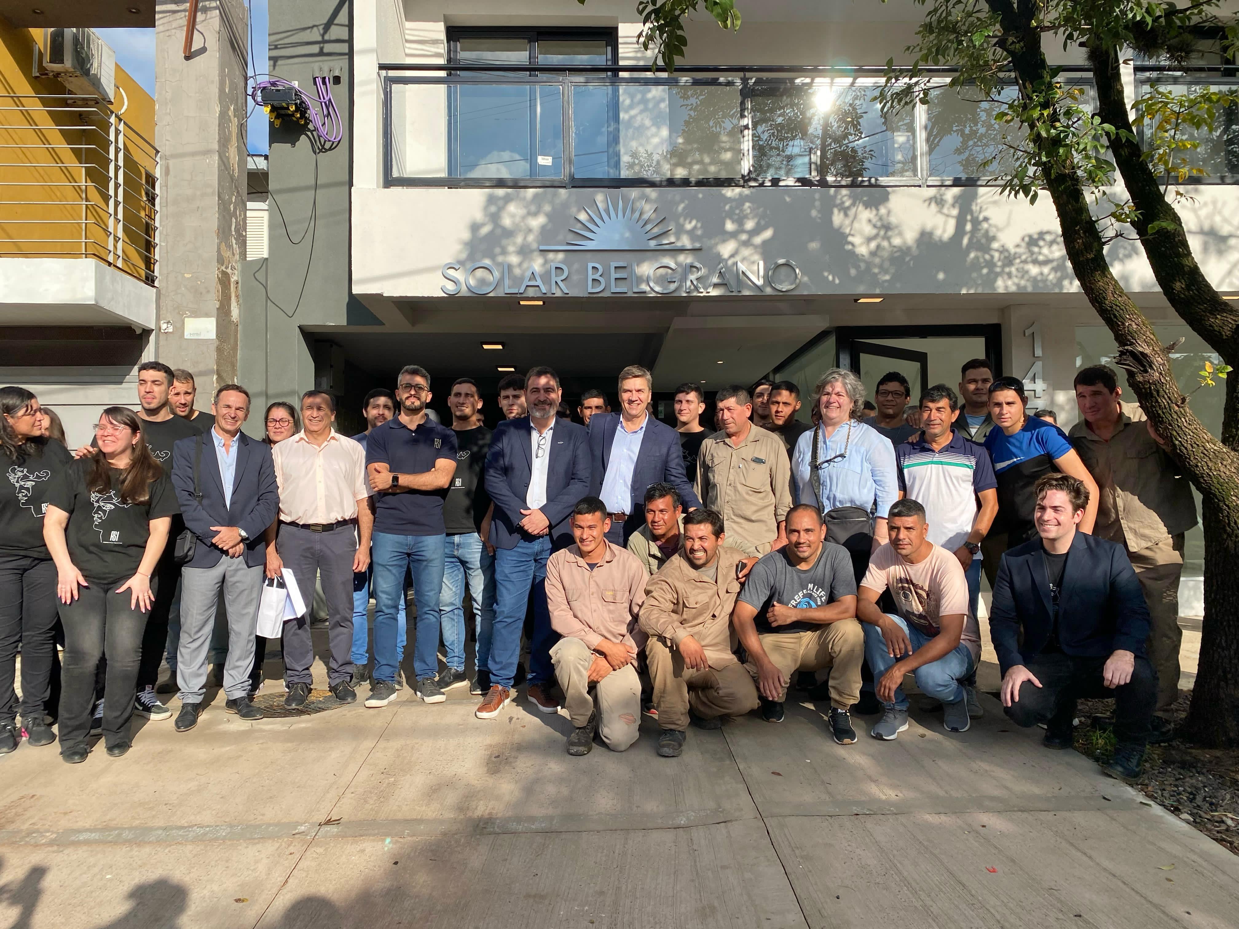EN EL DÍA DEL TRABAJADOR DE LA CONSTRUCCIÓN, EL GOBERNADOR ACOMPAÑÓ LA INAUGURACIÓN DEL EDIFICIO “SOLAR BELGRANO