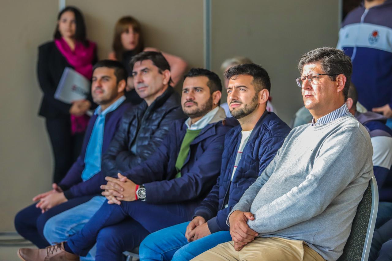 *CLUBES CONECTADOS: EL GOBIERNO PROVINCIAL ENTREGÓ TABLETS Y GARANTIZÓ CONECTIVIDAD Y TRANSMISIONES DE TV PARA BÁSQUET*